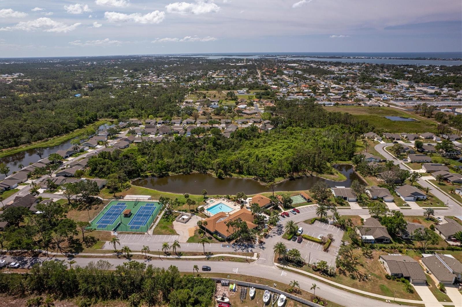 445 TOMOKA DR, ENGLEWOOD, FL, 34223