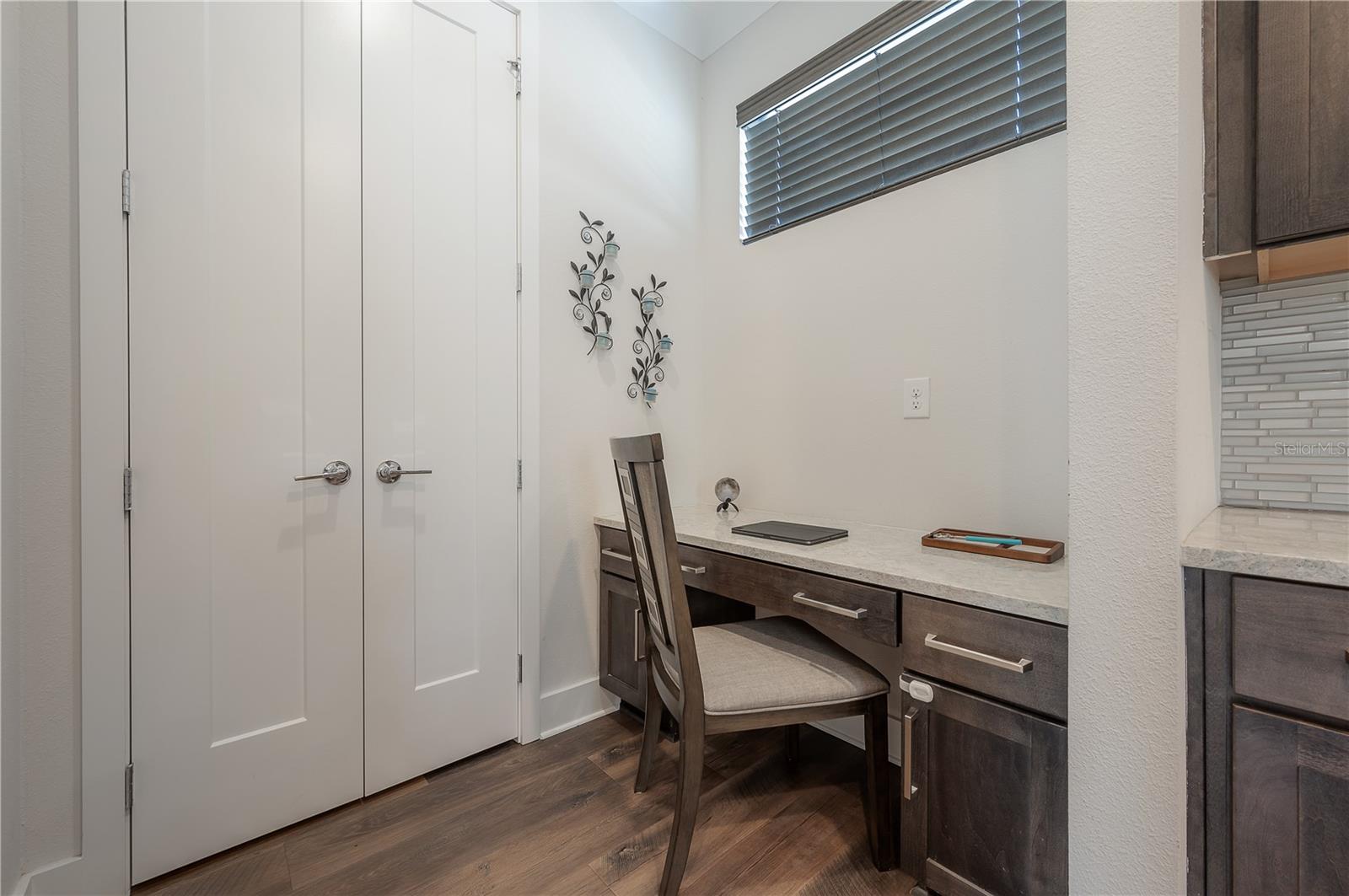 1162 25TH WAY N, ST PETERSBURG, FL, 33713