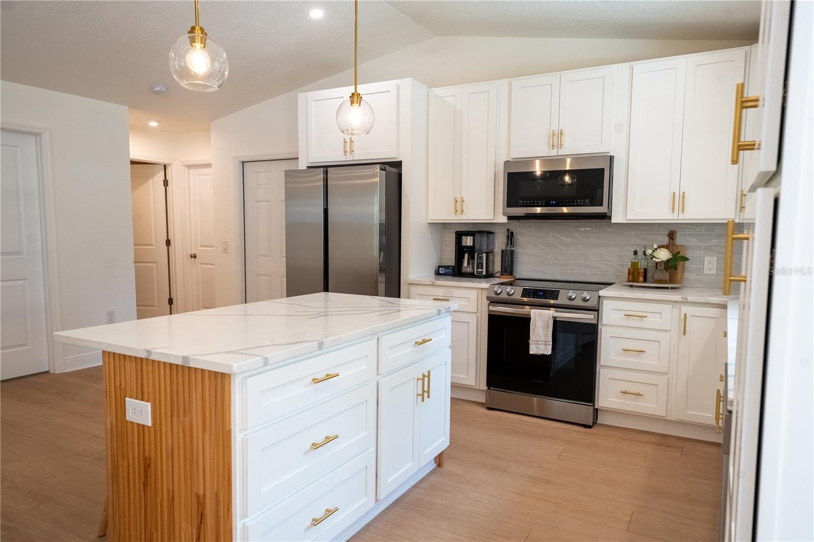 7979 48TH AVE N, ST PETERSBURG, FL, 33709