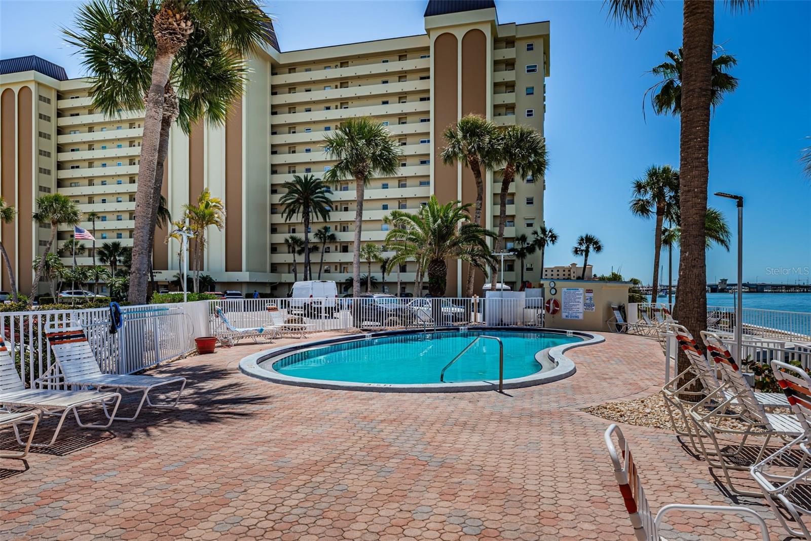 4525 COVE CIR #1207, ST PETERSBURG, FL, 33708
