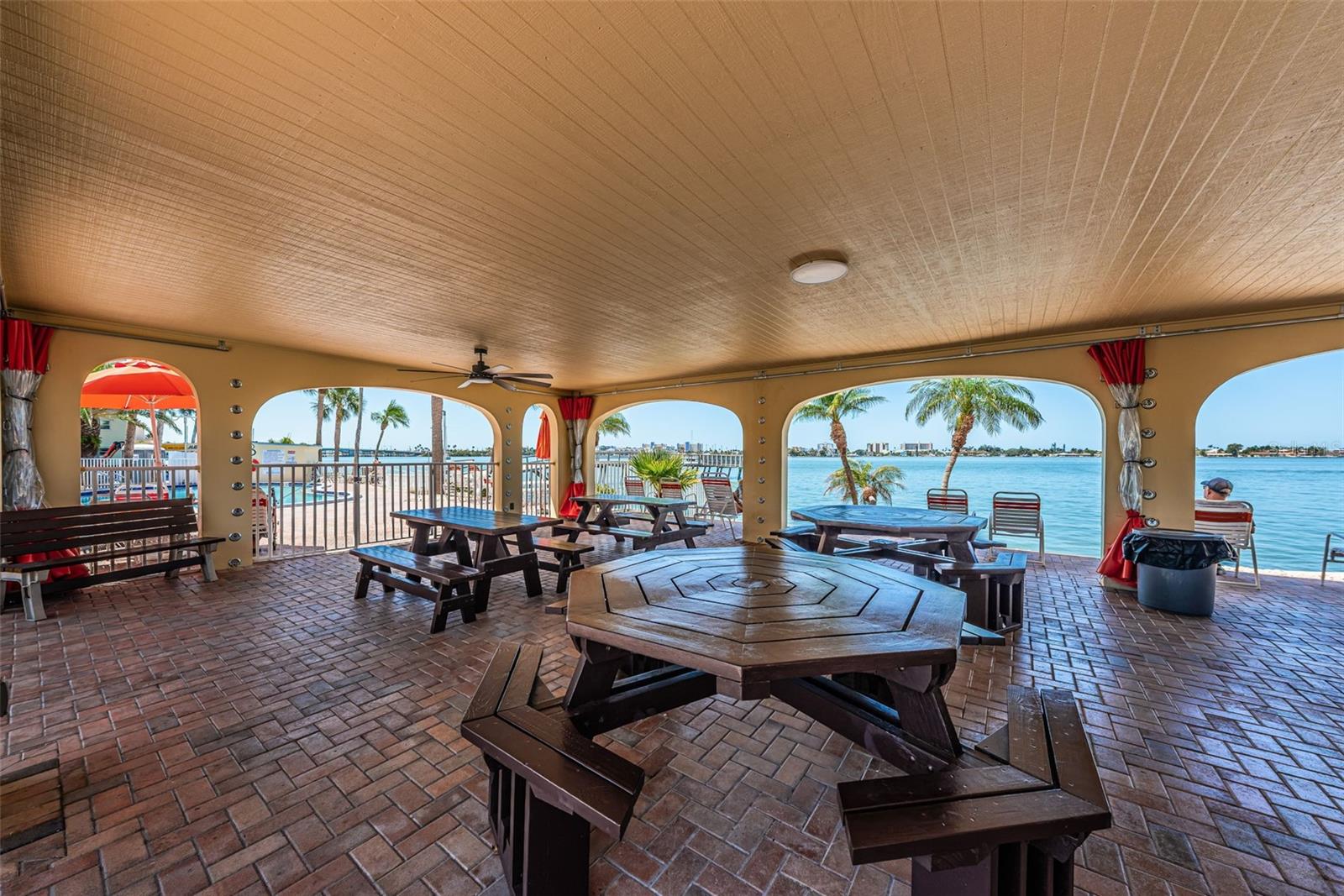 4525 COVE CIR #1207, ST PETERSBURG, FL, 33708