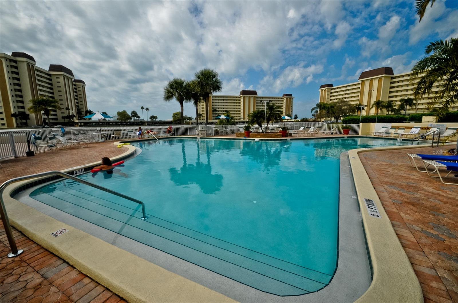 4525 COVE CIR #1207, ST PETERSBURG, FL, 33708