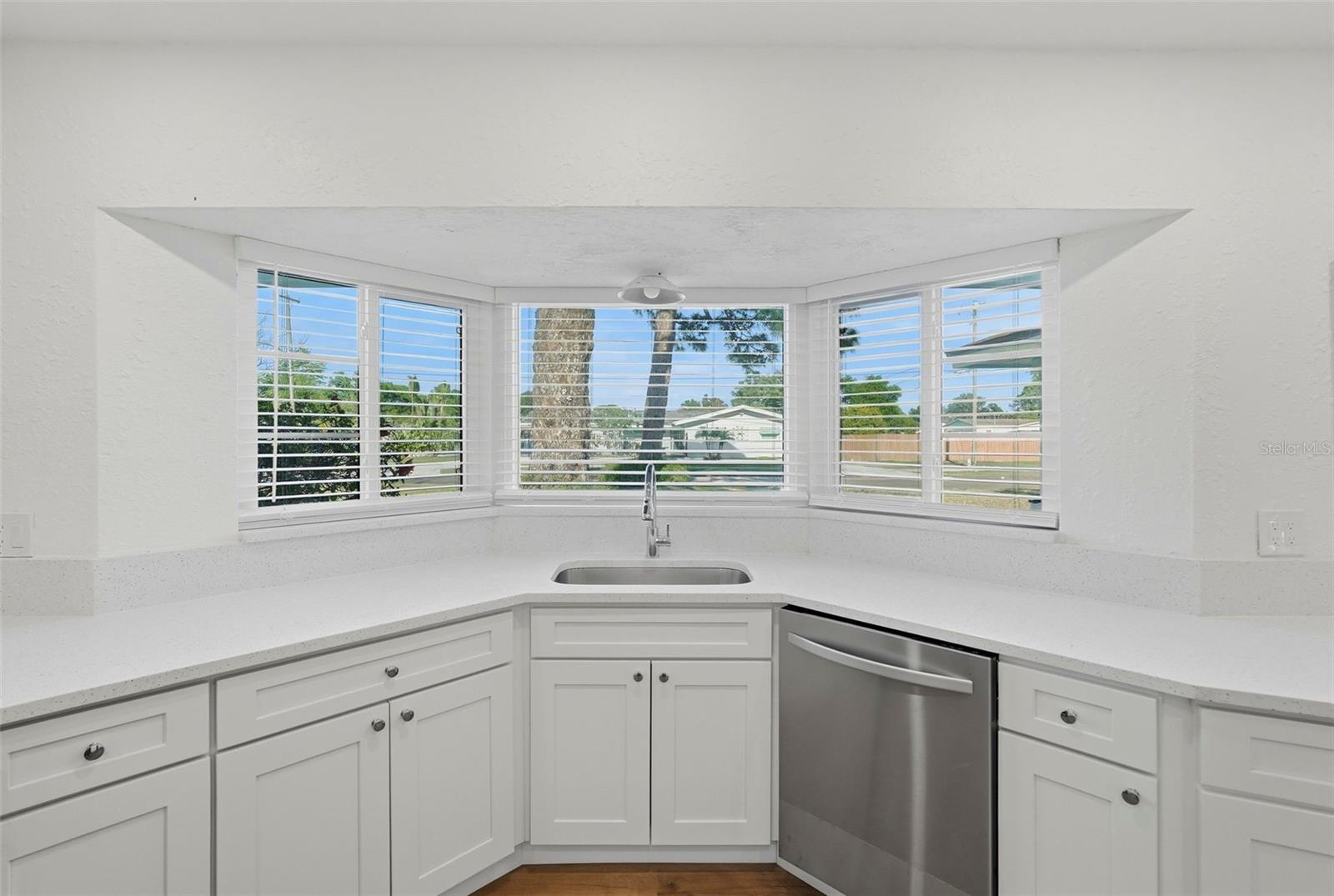 6801 PINELLAS POINT DR S, ST PETERSBURG, FL, 33712