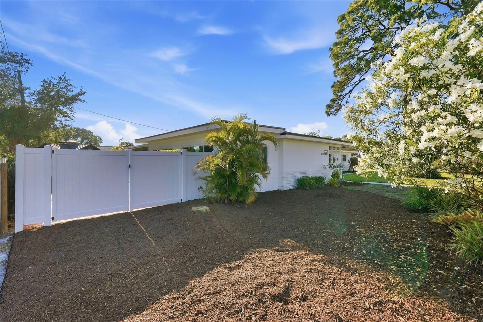 6801 PINELLAS POINT DR S, ST PETERSBURG, FL, 33712