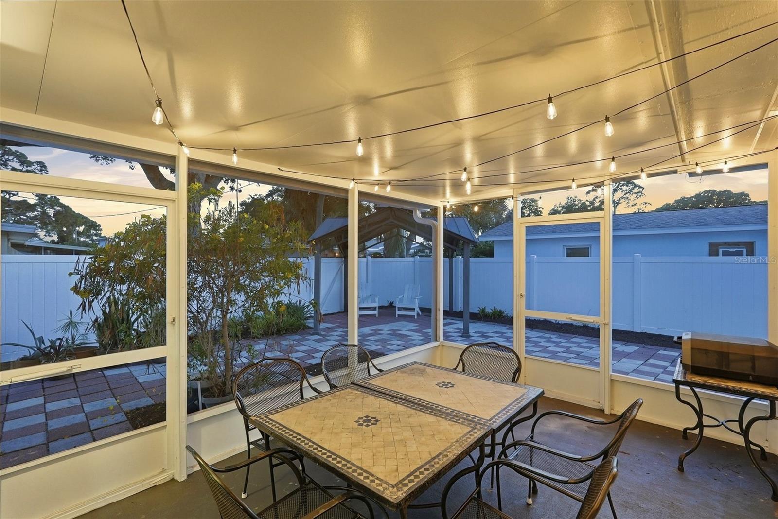 6801 PINELLAS POINT DR S, ST PETERSBURG, FL, 33712