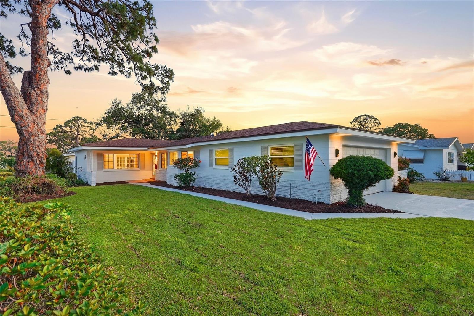 6801 PINELLAS POINT DR S, ST PETERSBURG, FL, 33712