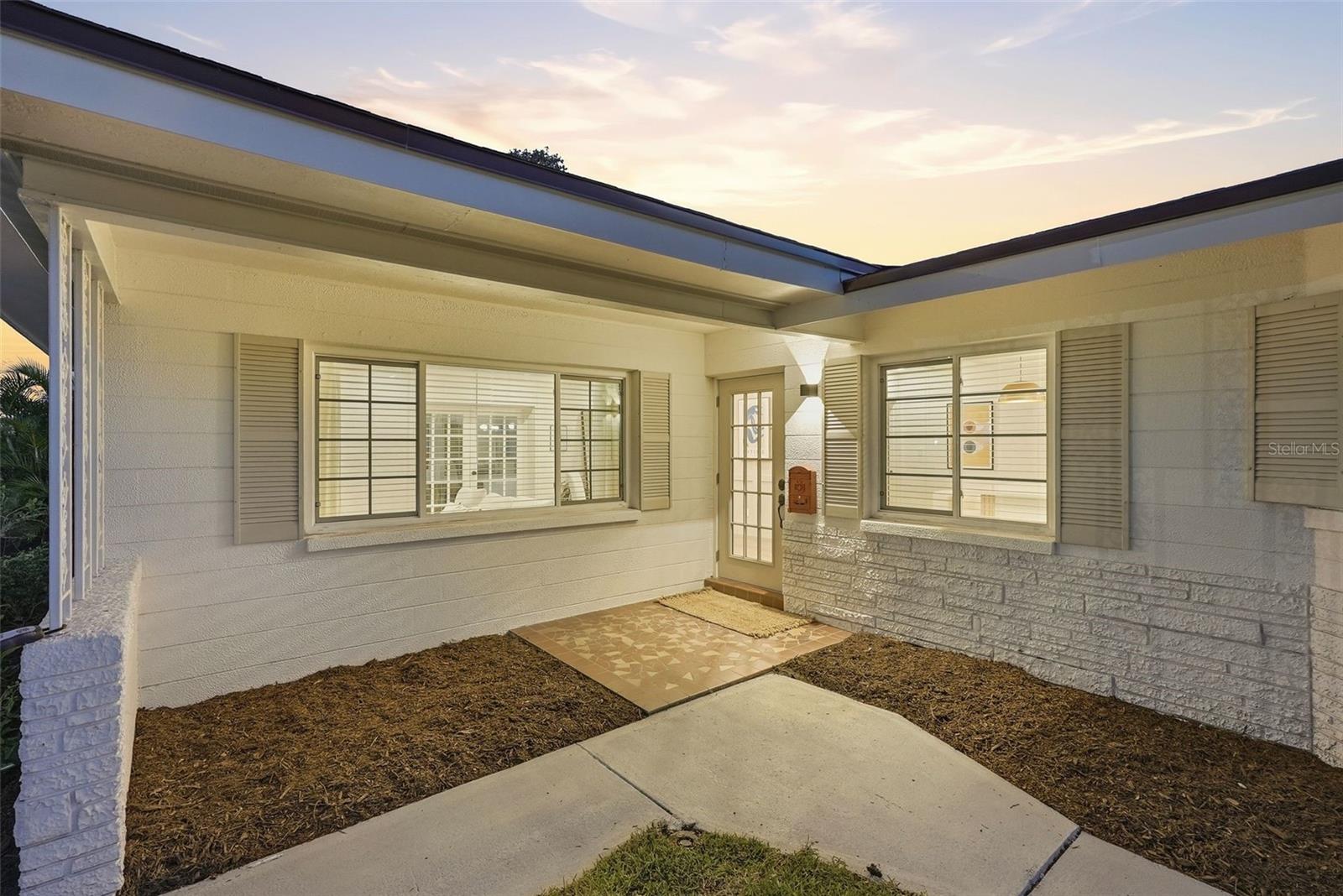 6801 PINELLAS POINT DR S, ST PETERSBURG, FL, 33712