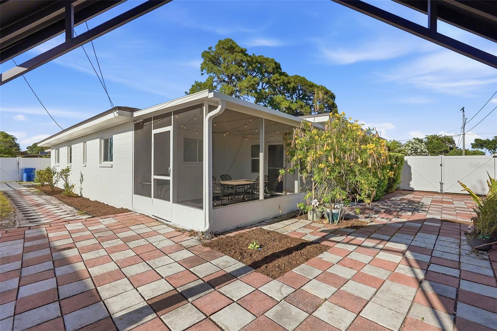 6801 PINELLAS POINT DR S, ST PETERSBURG, FL, 33712