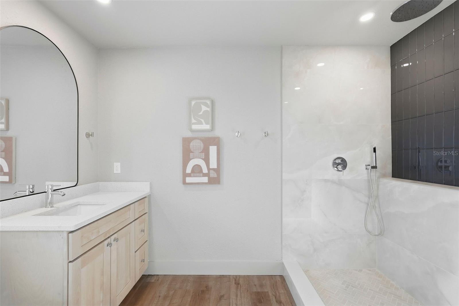 6801 PINELLAS POINT DR S, ST PETERSBURG, FL, 33712