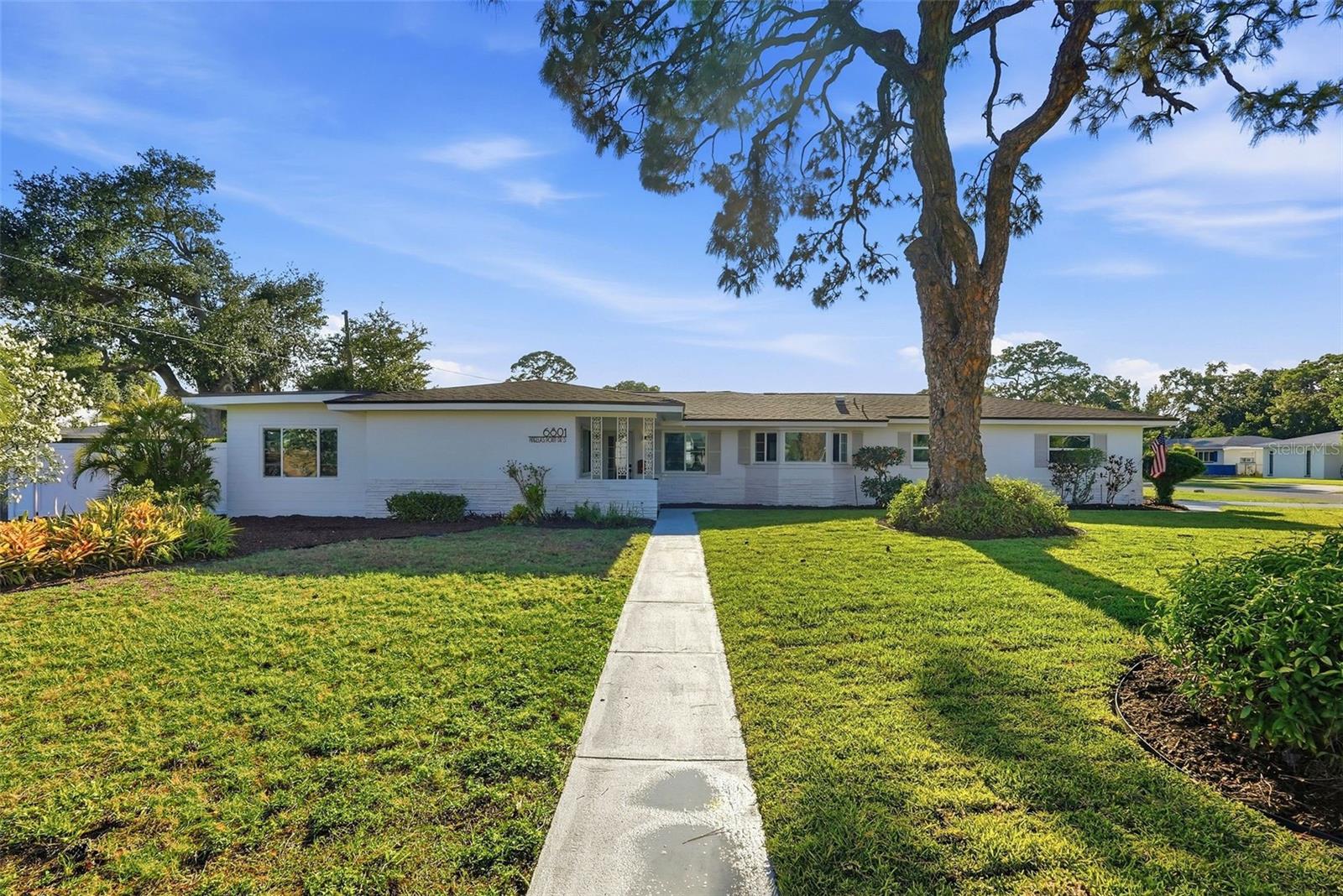6801 PINELLAS POINT DR S, ST PETERSBURG, FL, 33712