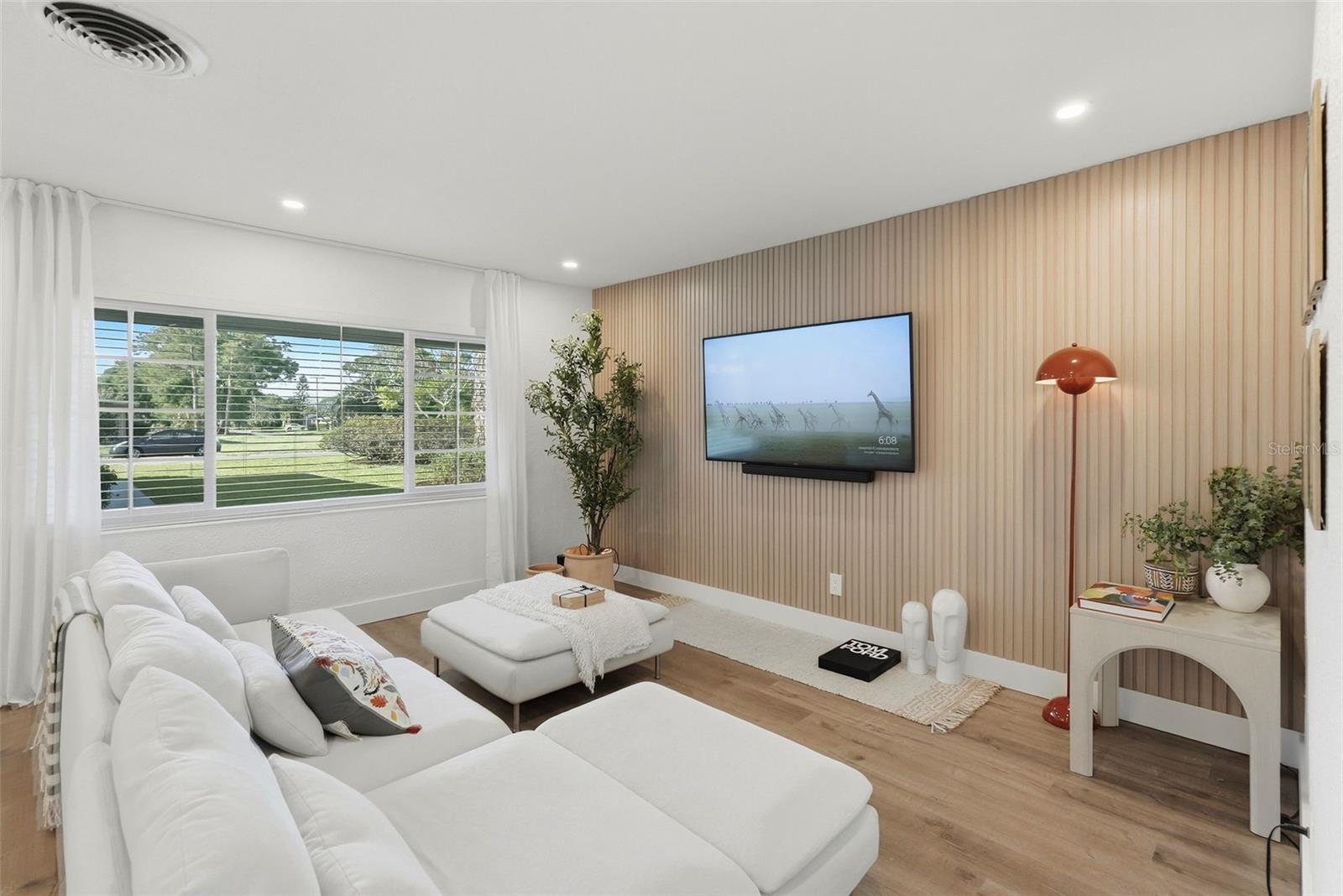 6801 PINELLAS POINT DR S, ST PETERSBURG, FL, 33712