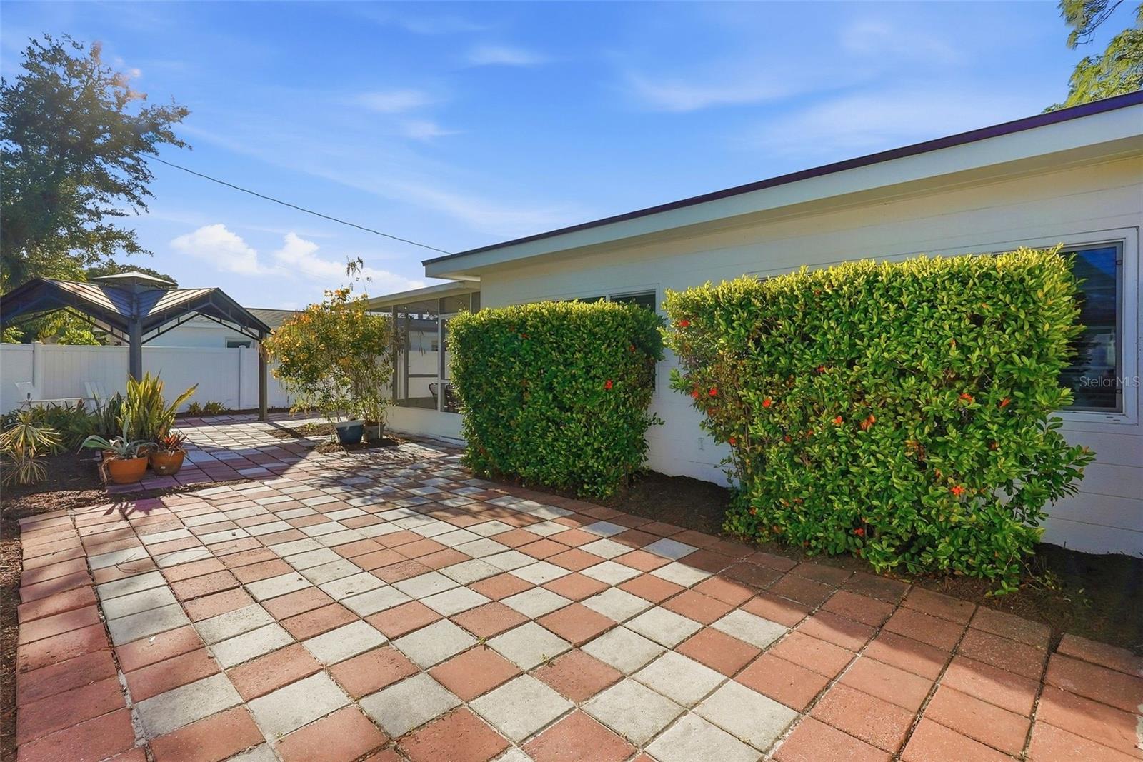 6801 PINELLAS POINT DR S, ST PETERSBURG, FL, 33712