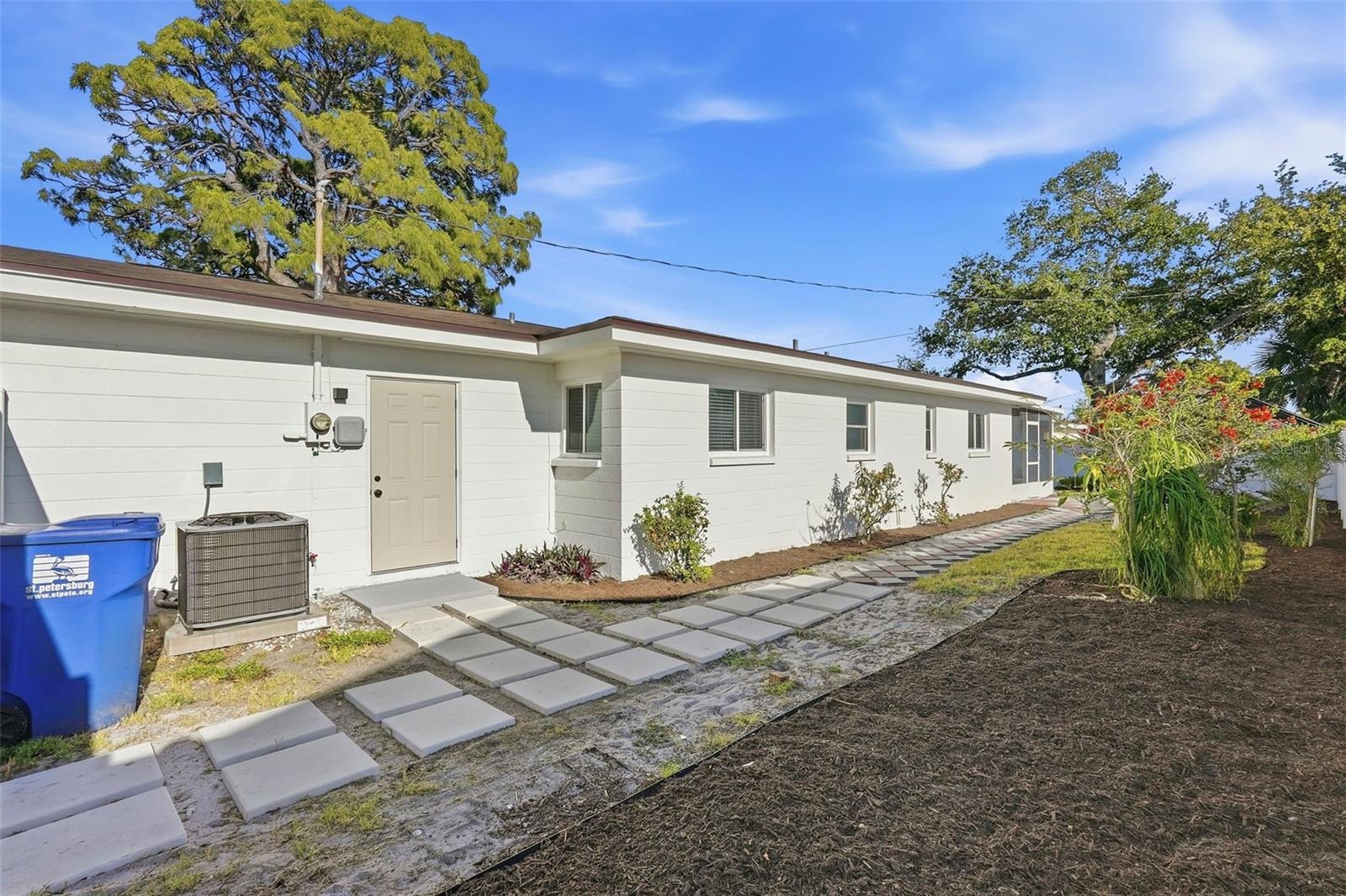 6801 PINELLAS POINT DR S, ST PETERSBURG, FL, 33712