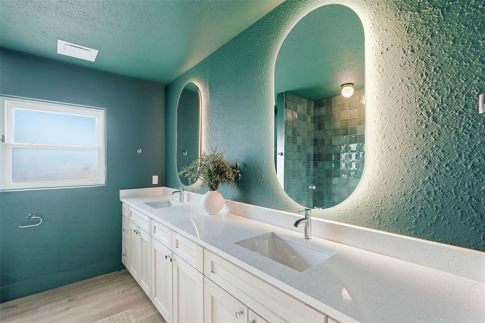 6801 PINELLAS POINT DR S, ST PETERSBURG, FL, 33712