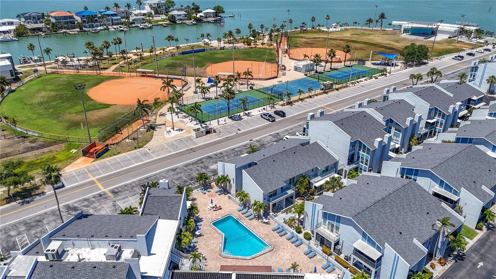 155 MEDALLION BLVD #E, MADEIRA BEACH, FL, 33708