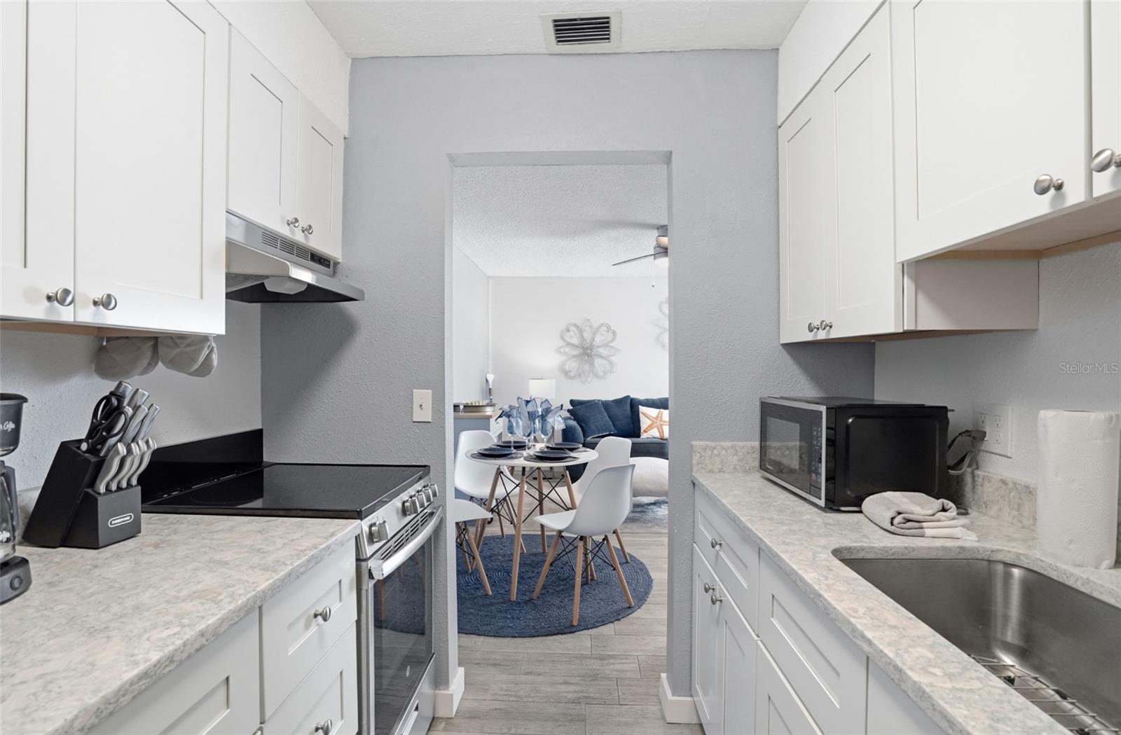 155 MEDALLION BLVD #E, MADEIRA BEACH, FL, 33708