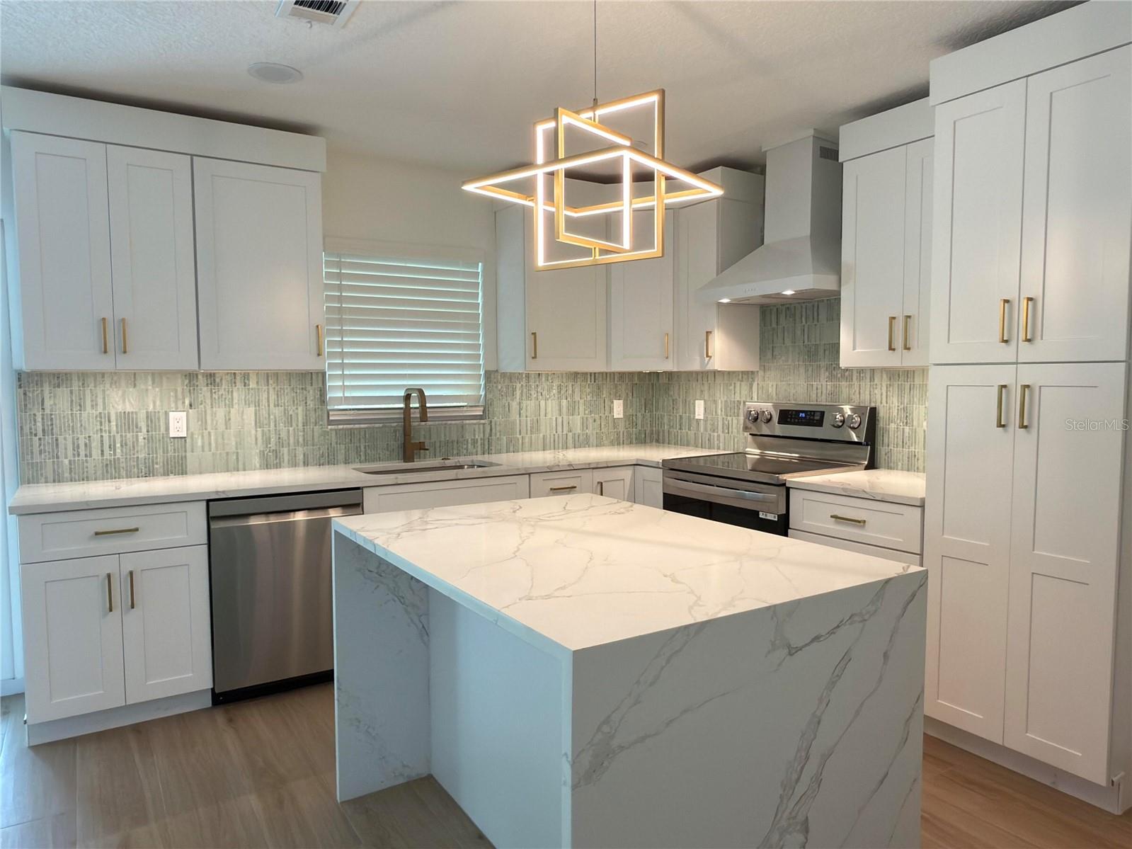 2401 16TH AVE N, ST PETERSBURG, FL, 33713