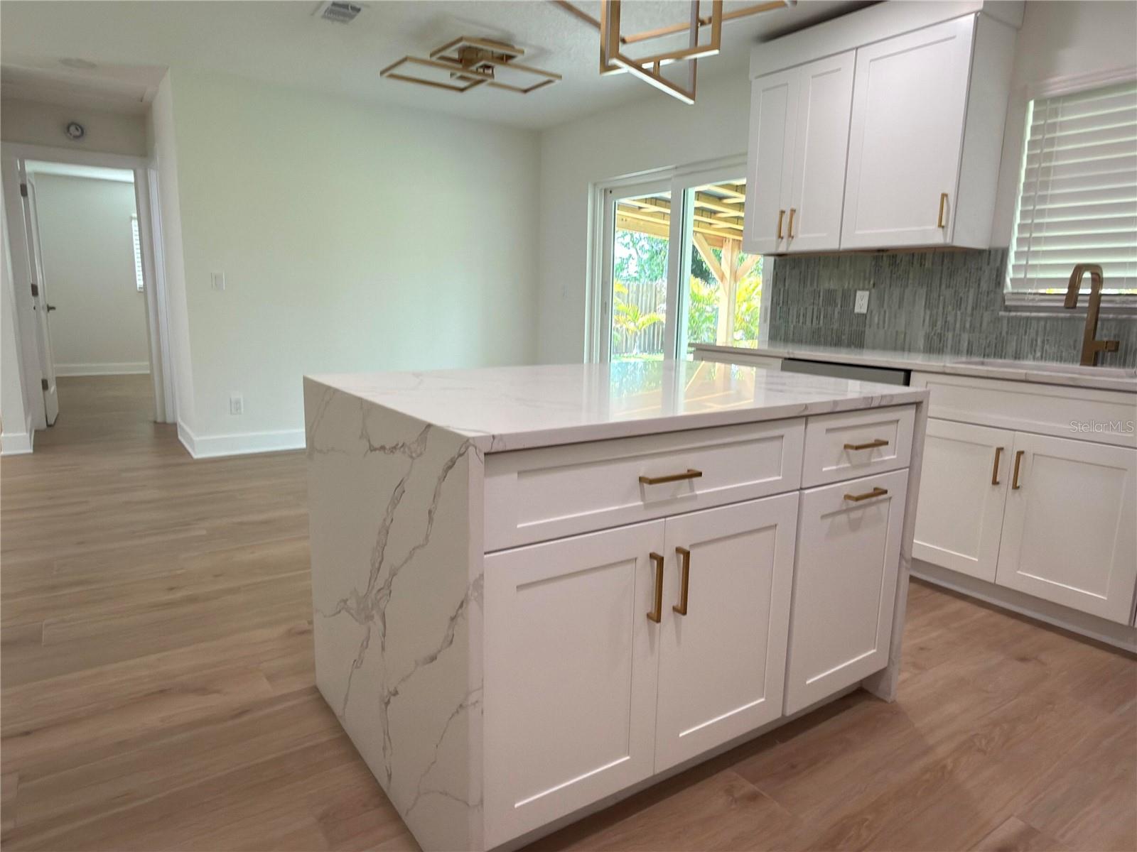 2401 16TH AVE N, ST PETERSBURG, FL, 33713