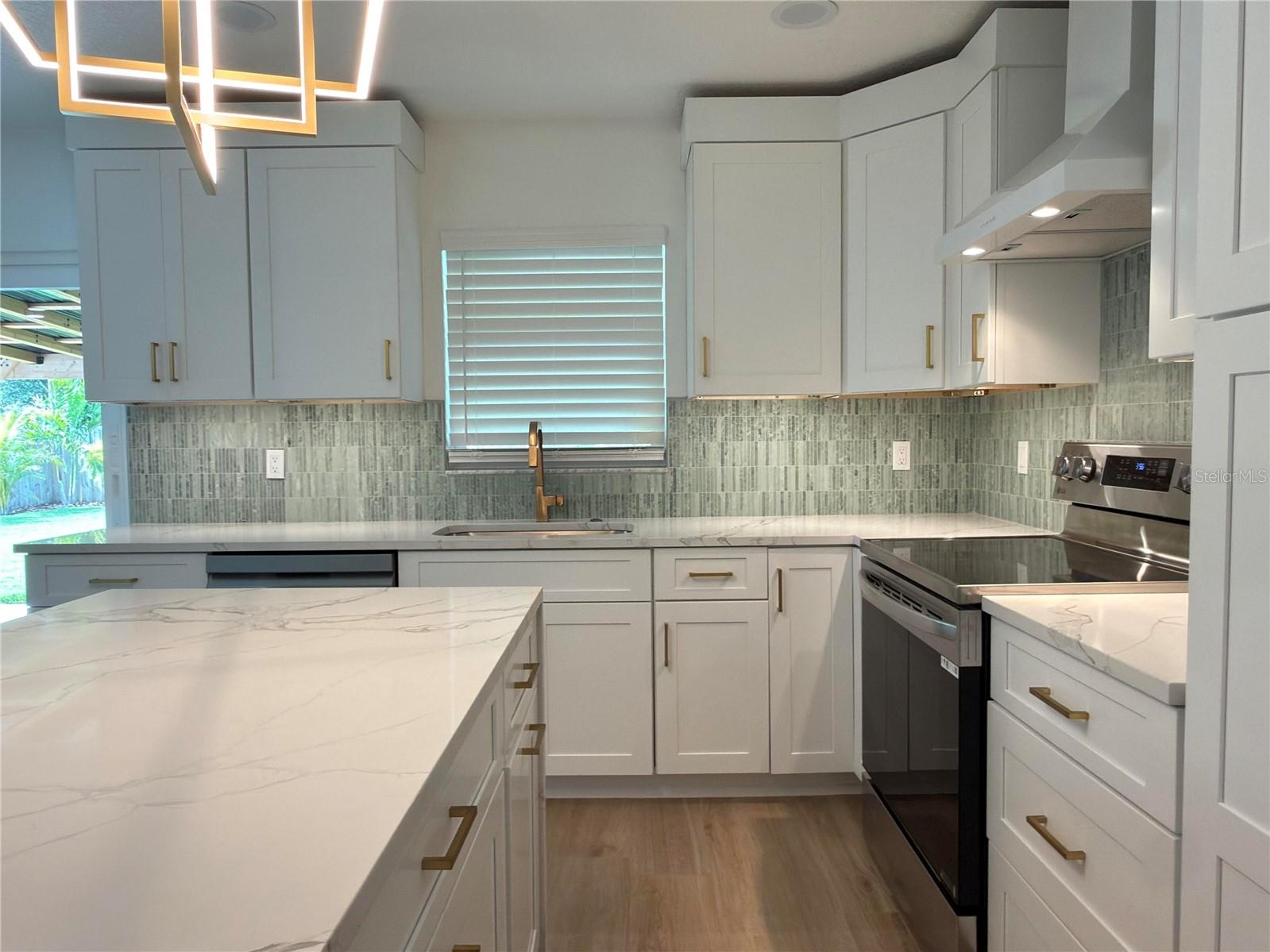 2401 16TH AVE N, ST PETERSBURG, FL, 33713