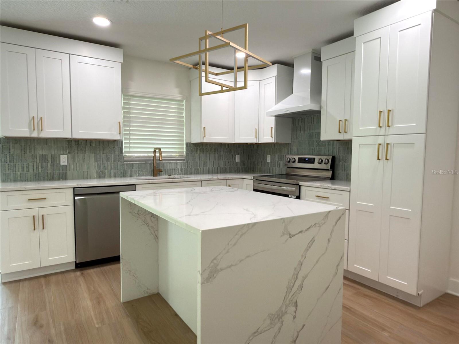 2401 16TH AVE N, ST PETERSBURG, FL, 33713