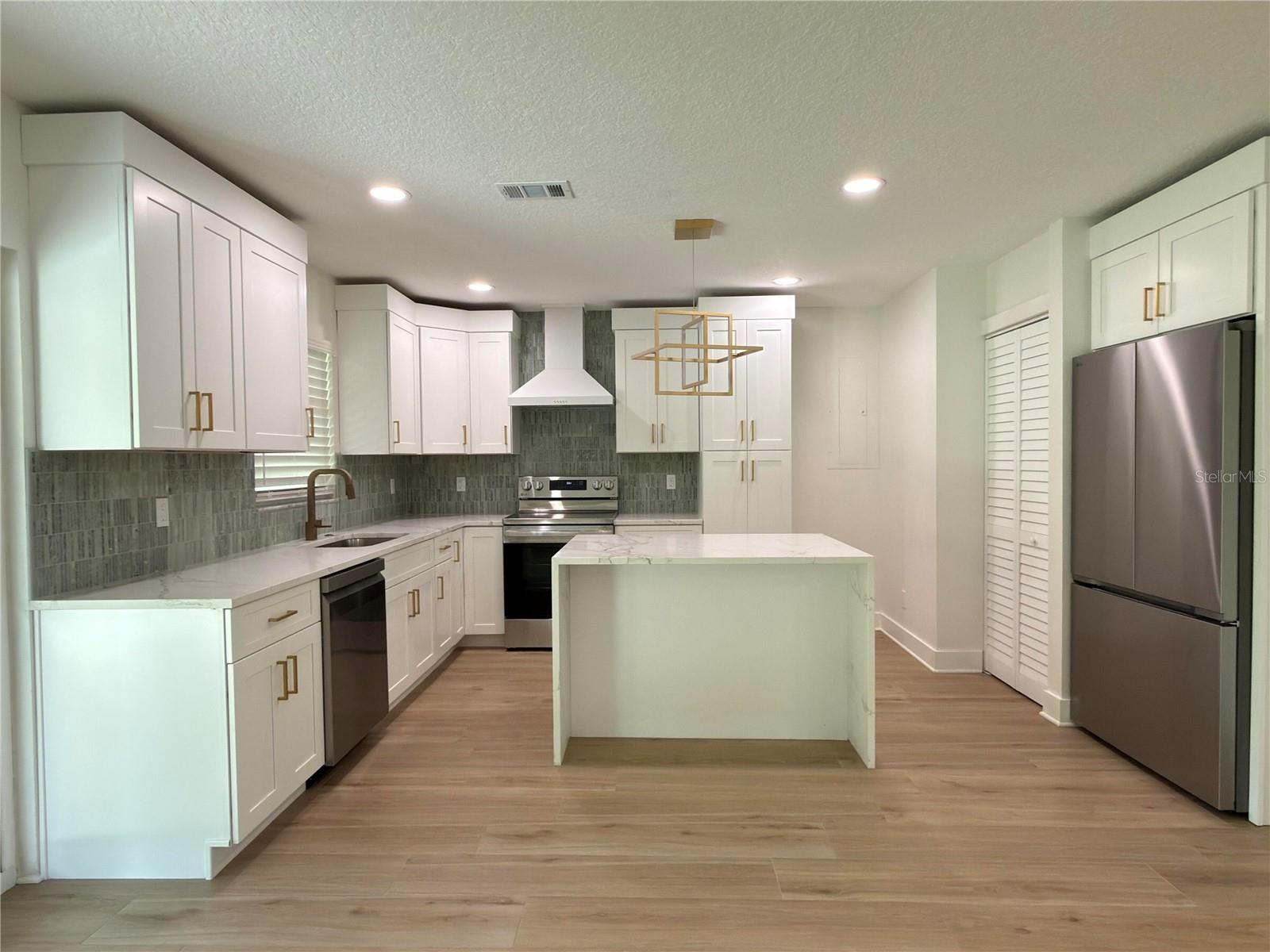 2401 16TH AVE N, ST PETERSBURG, FL, 33713