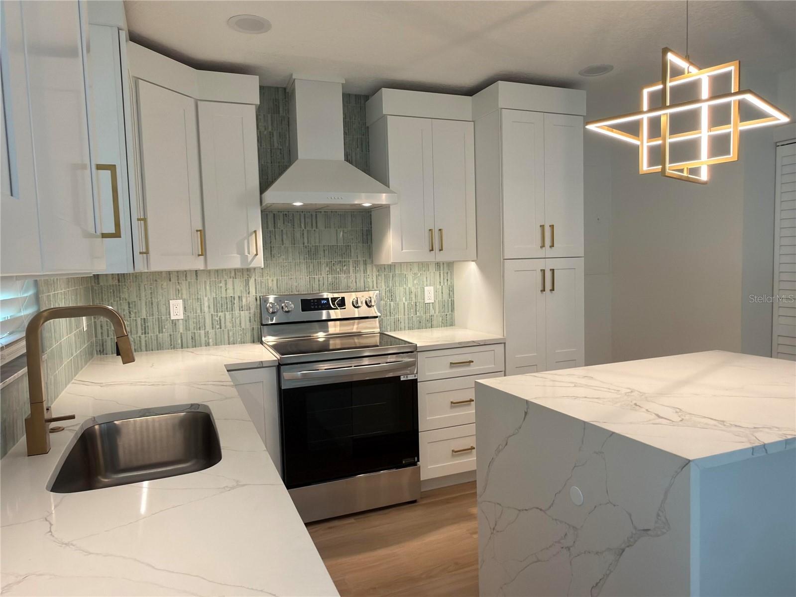 2401 16TH AVE N, ST PETERSBURG, FL, 33713