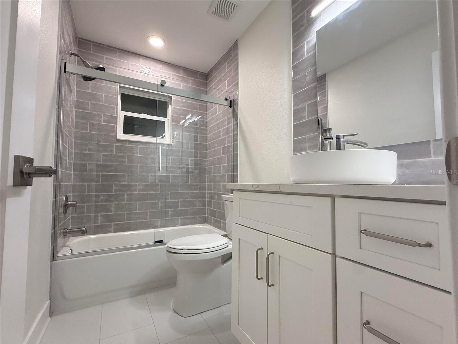 2401 16TH AVE N, ST PETERSBURG, FL, 33713