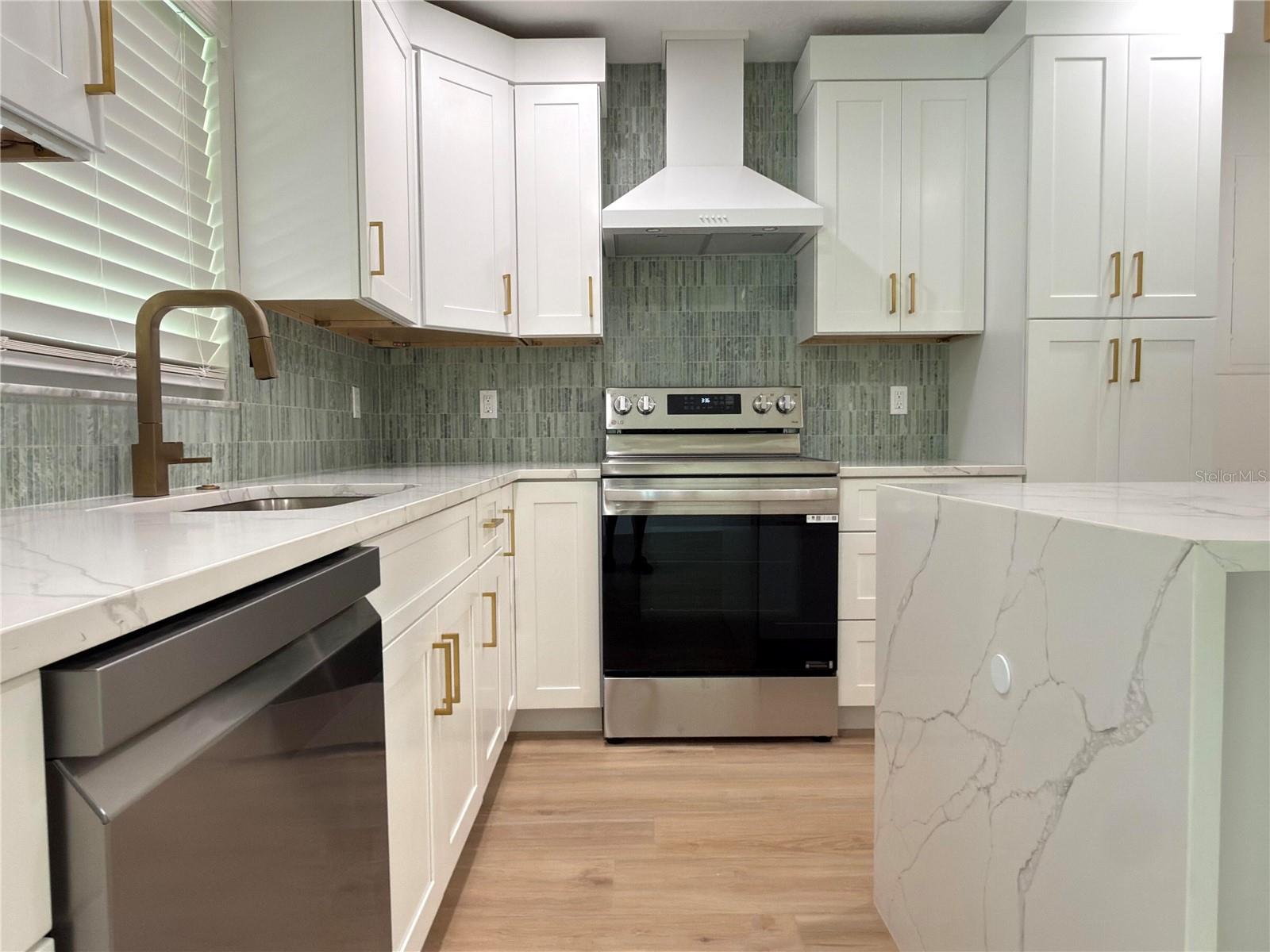 2401 16TH AVE N, ST PETERSBURG, FL, 33713