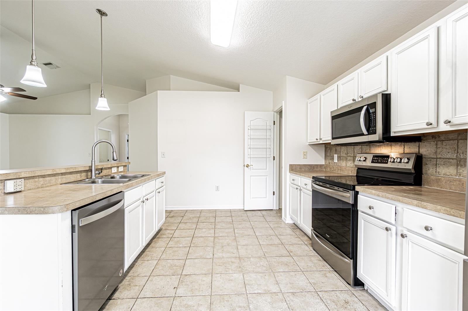 10245 BUNCOMBE WAY, SAN ANTONIO, FL, 33576