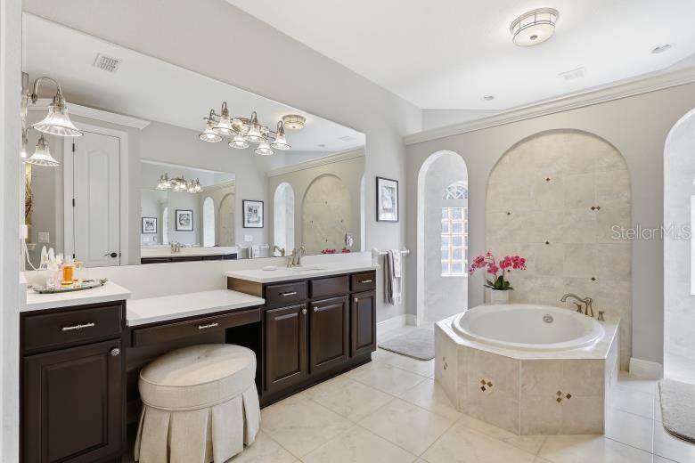 34 N WATERVIEW DR, PALM COAST, FL, 32137