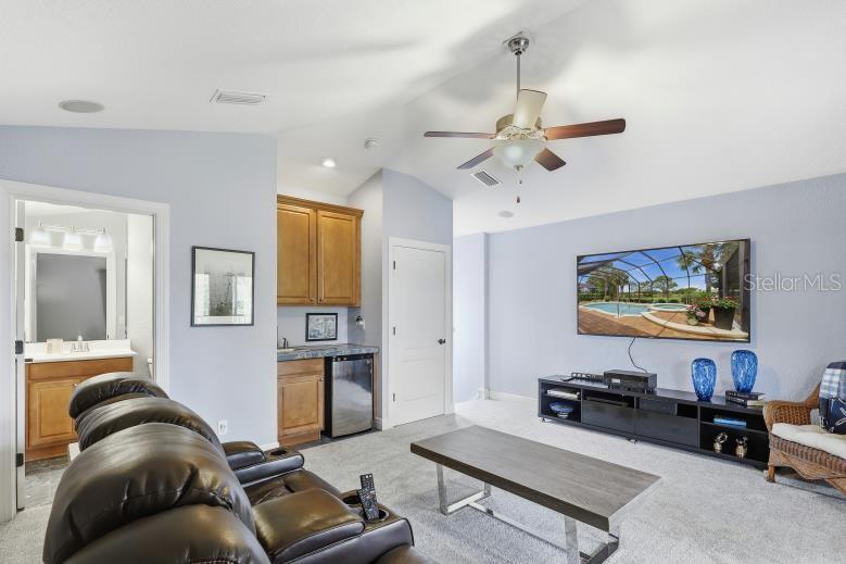 34 N WATERVIEW DR, PALM COAST, FL, 32137