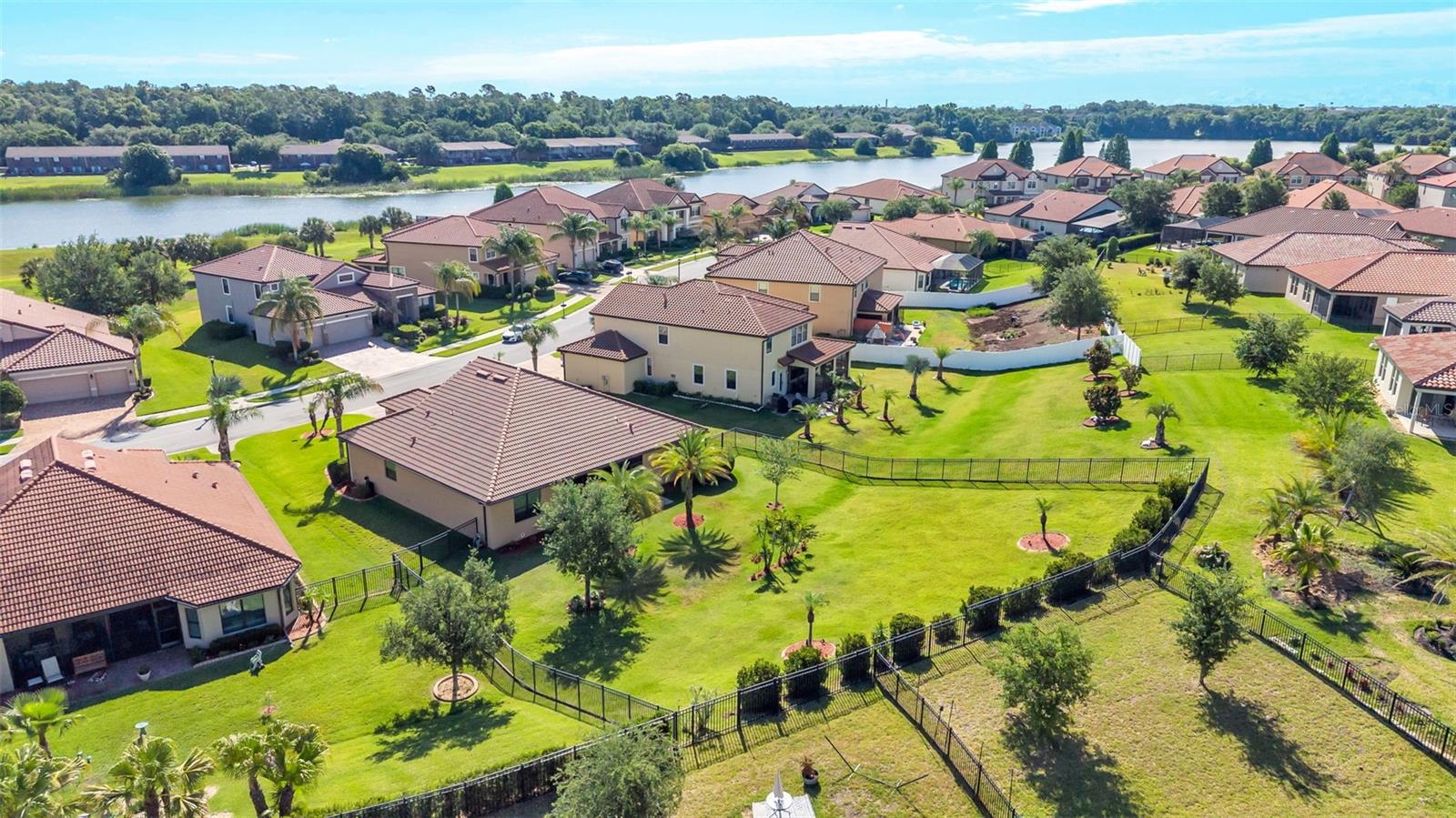 1950 VIA LAGO DR, LAKELAND, FL, 33810
