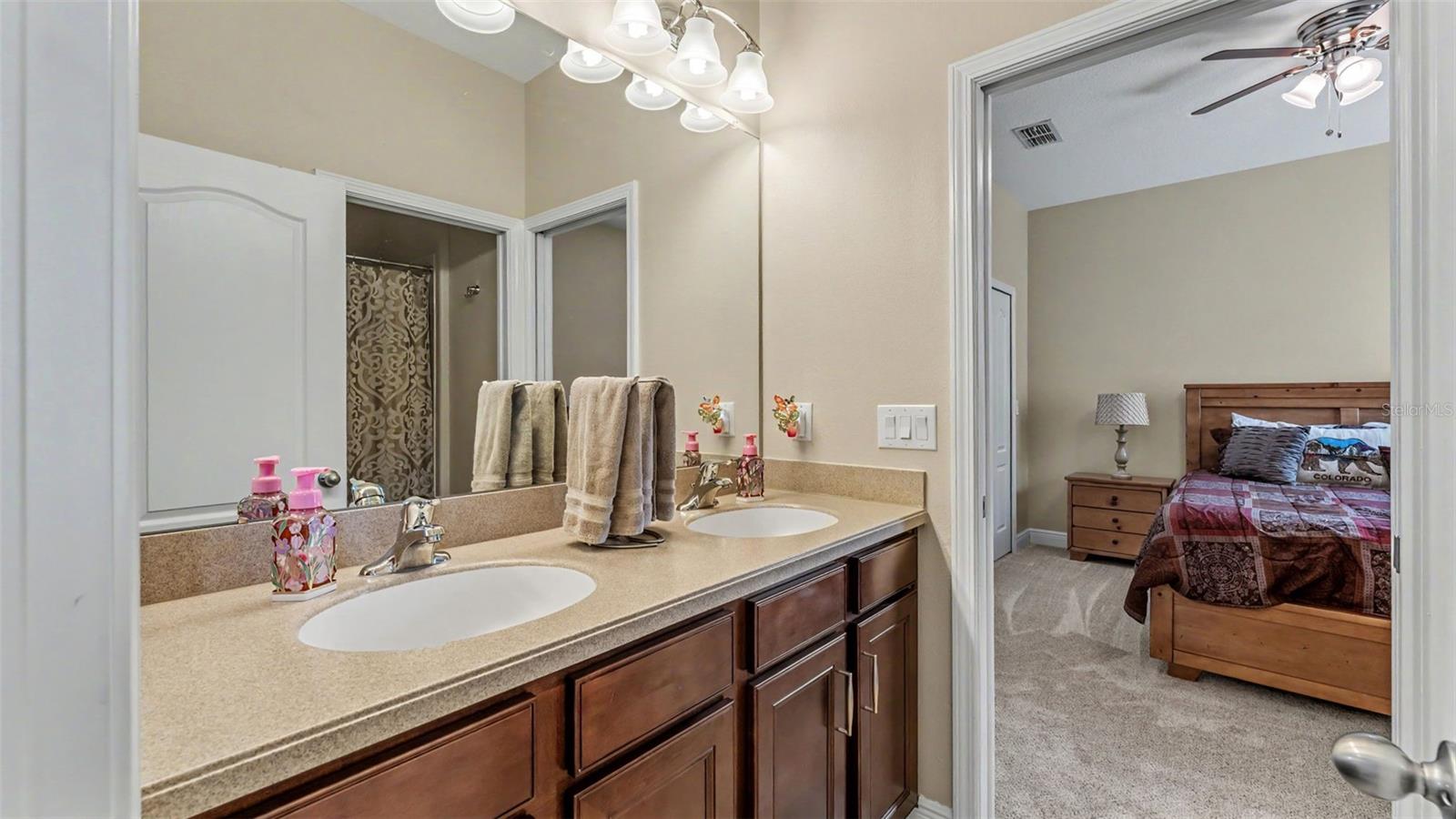 1950 VIA LAGO DR, LAKELAND, FL, 33810