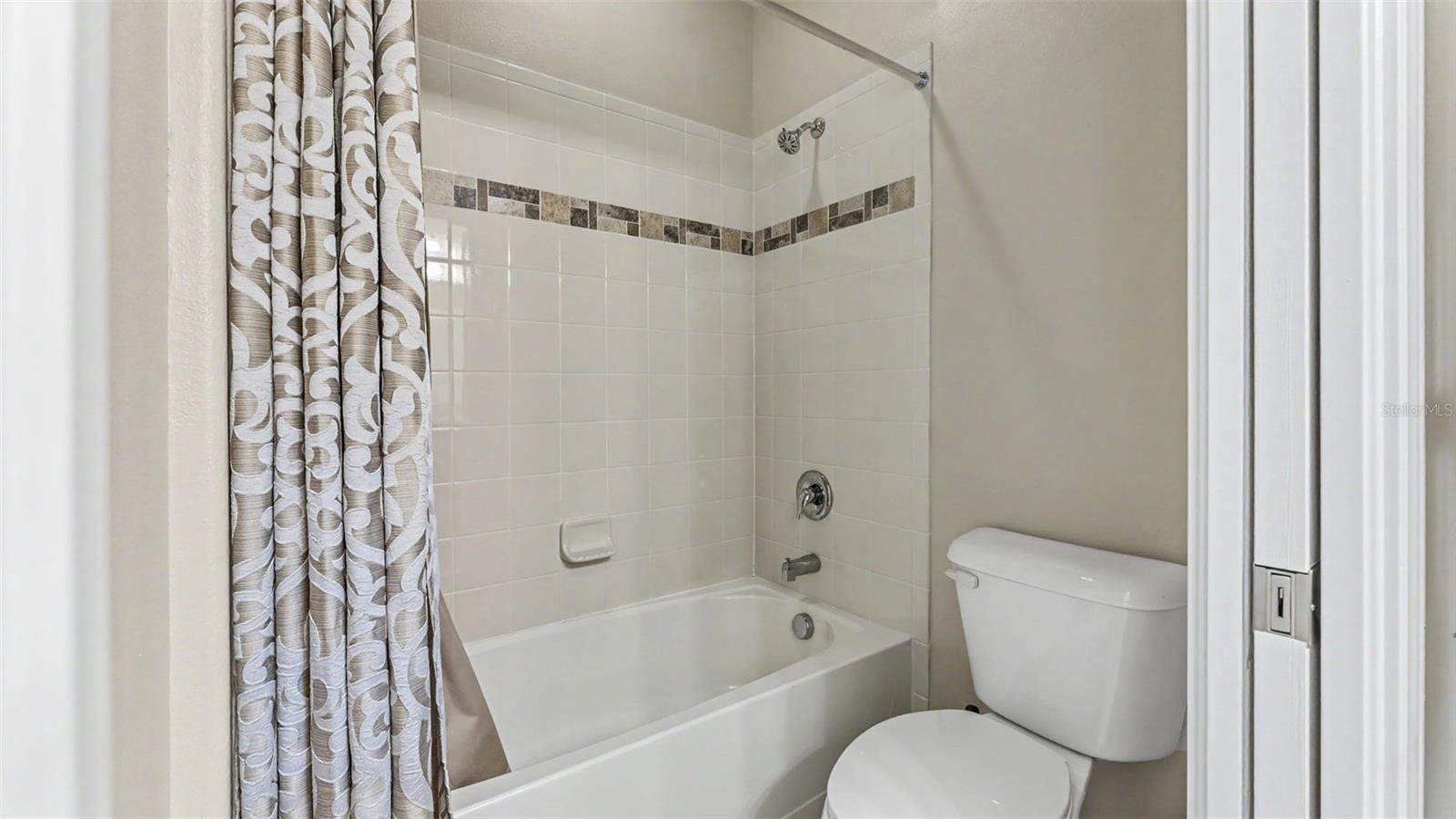 1950 VIA LAGO DR, LAKELAND, FL, 33810