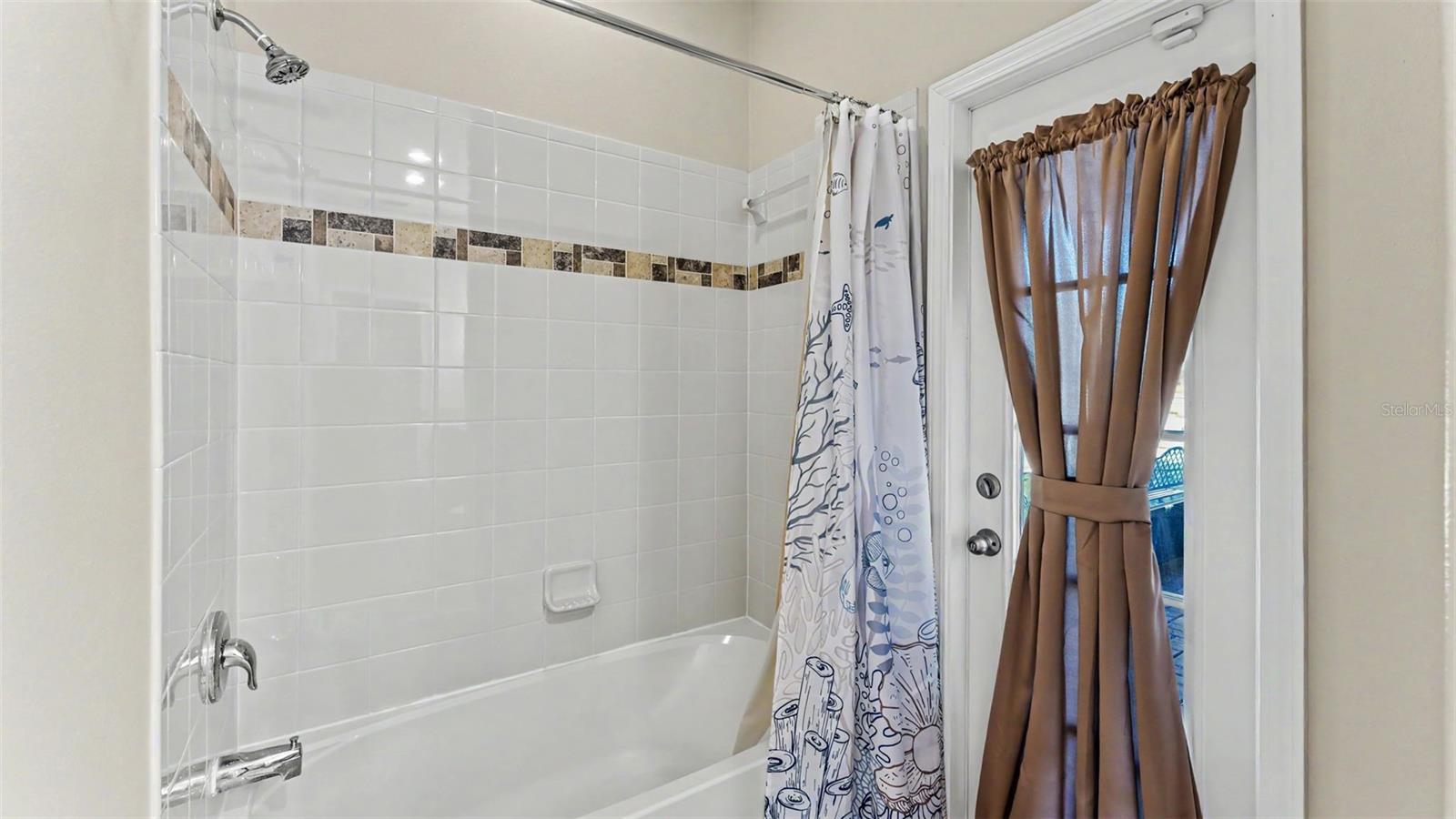 1950 VIA LAGO DR, LAKELAND, FL, 33810