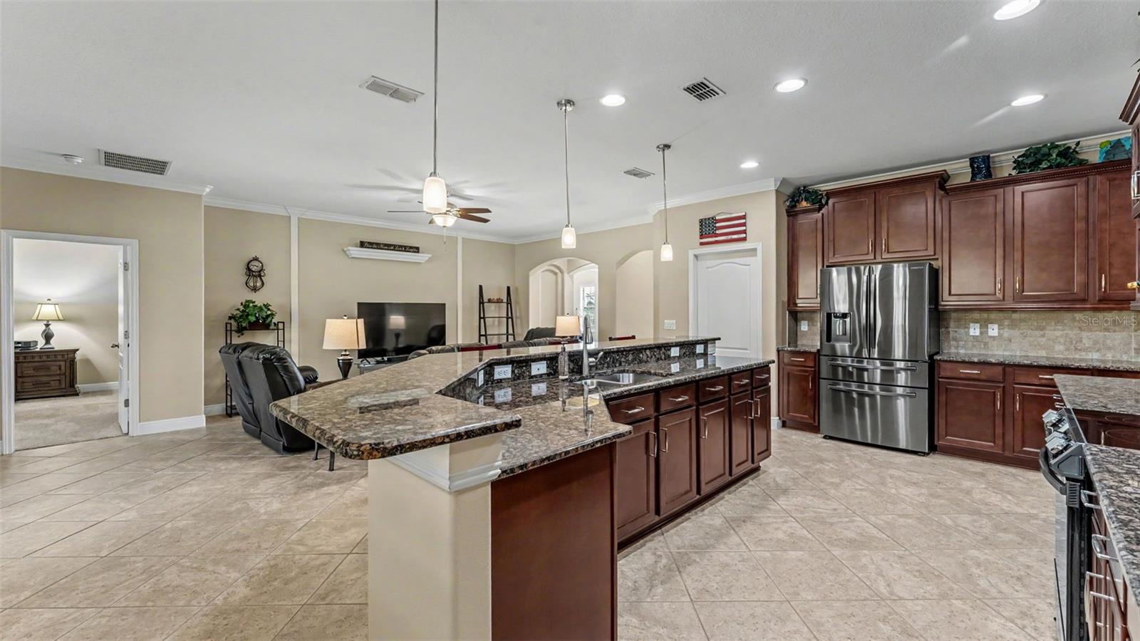 1950 VIA LAGO DR, LAKELAND, FL, 33810