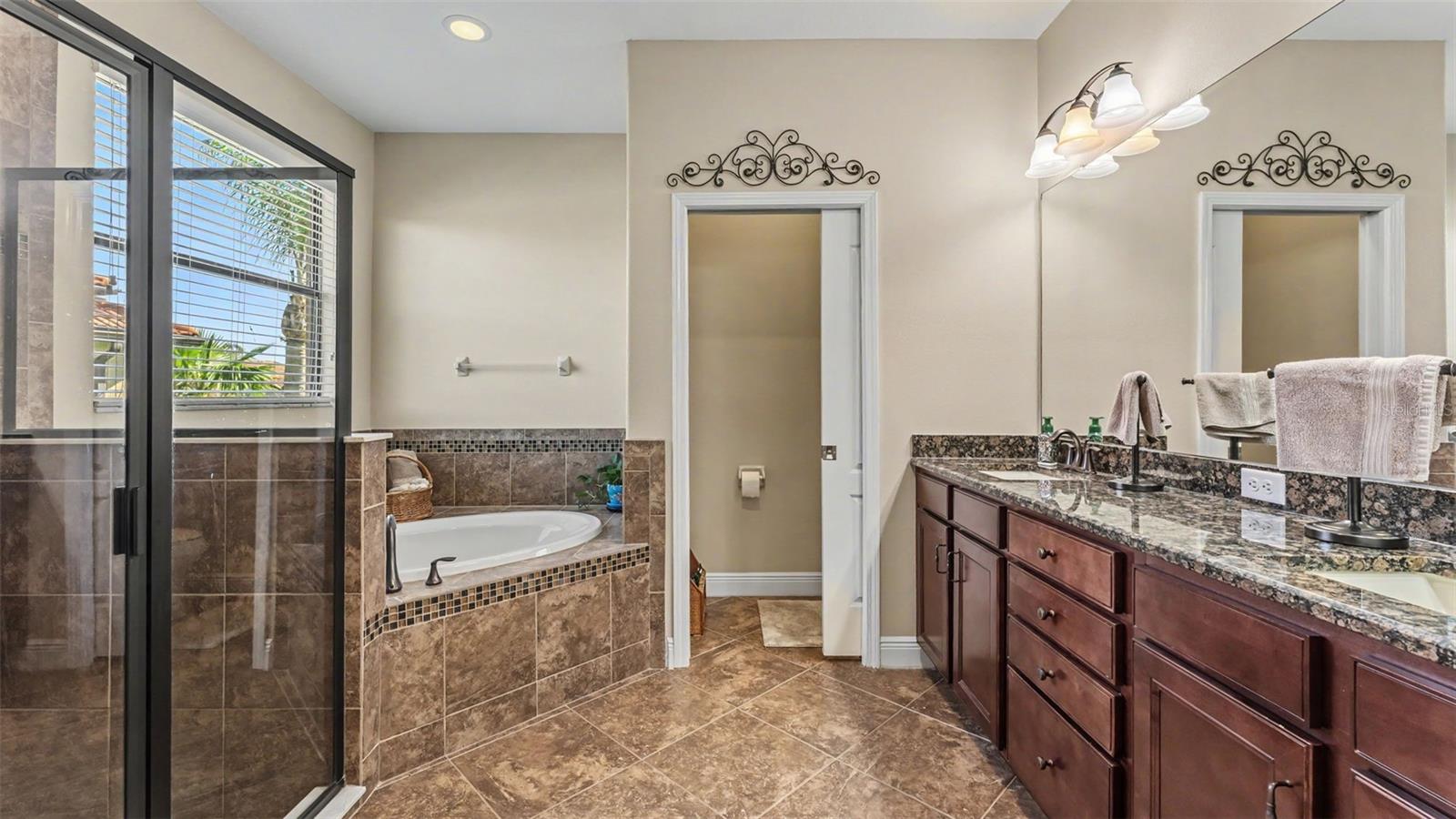 1950 VIA LAGO DR, LAKELAND, FL, 33810