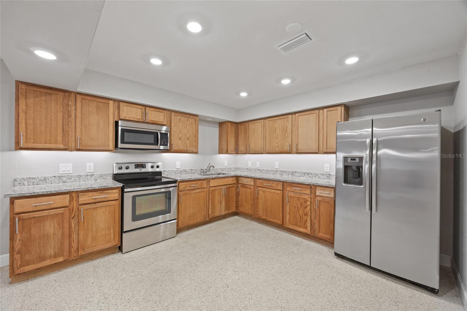 409 DEBRA DR, BRANDON, FL, 33510