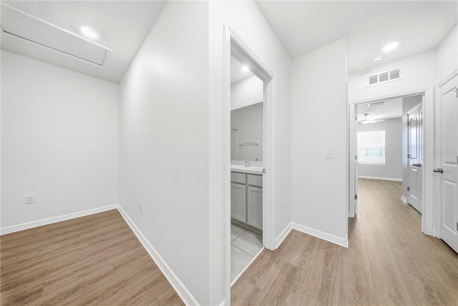 1574 HUBBELL RD, WESLEY CHAPEL, FL, 33543