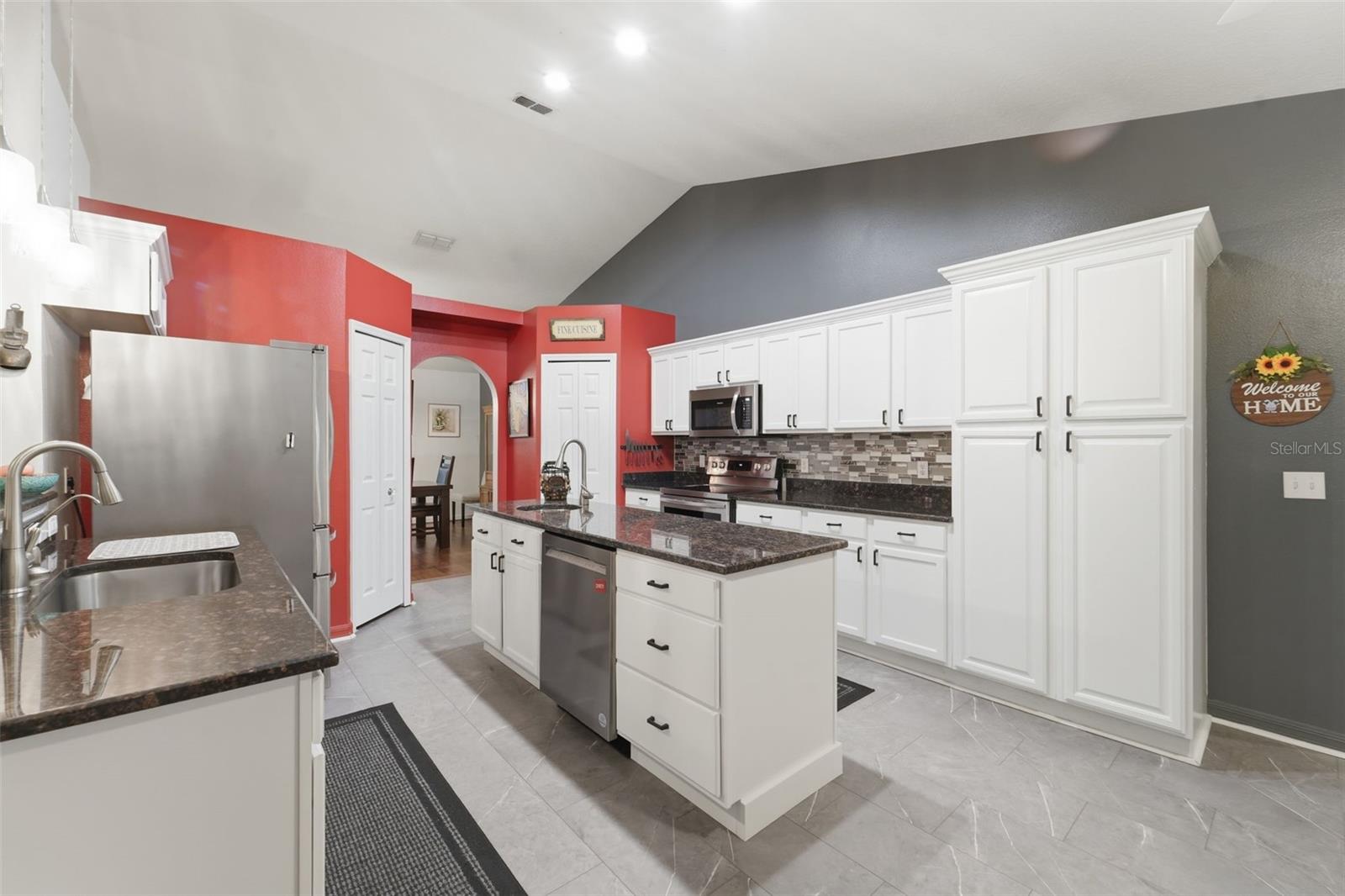 983 CASCADES PARK TRL, DELAND, FL, 32720