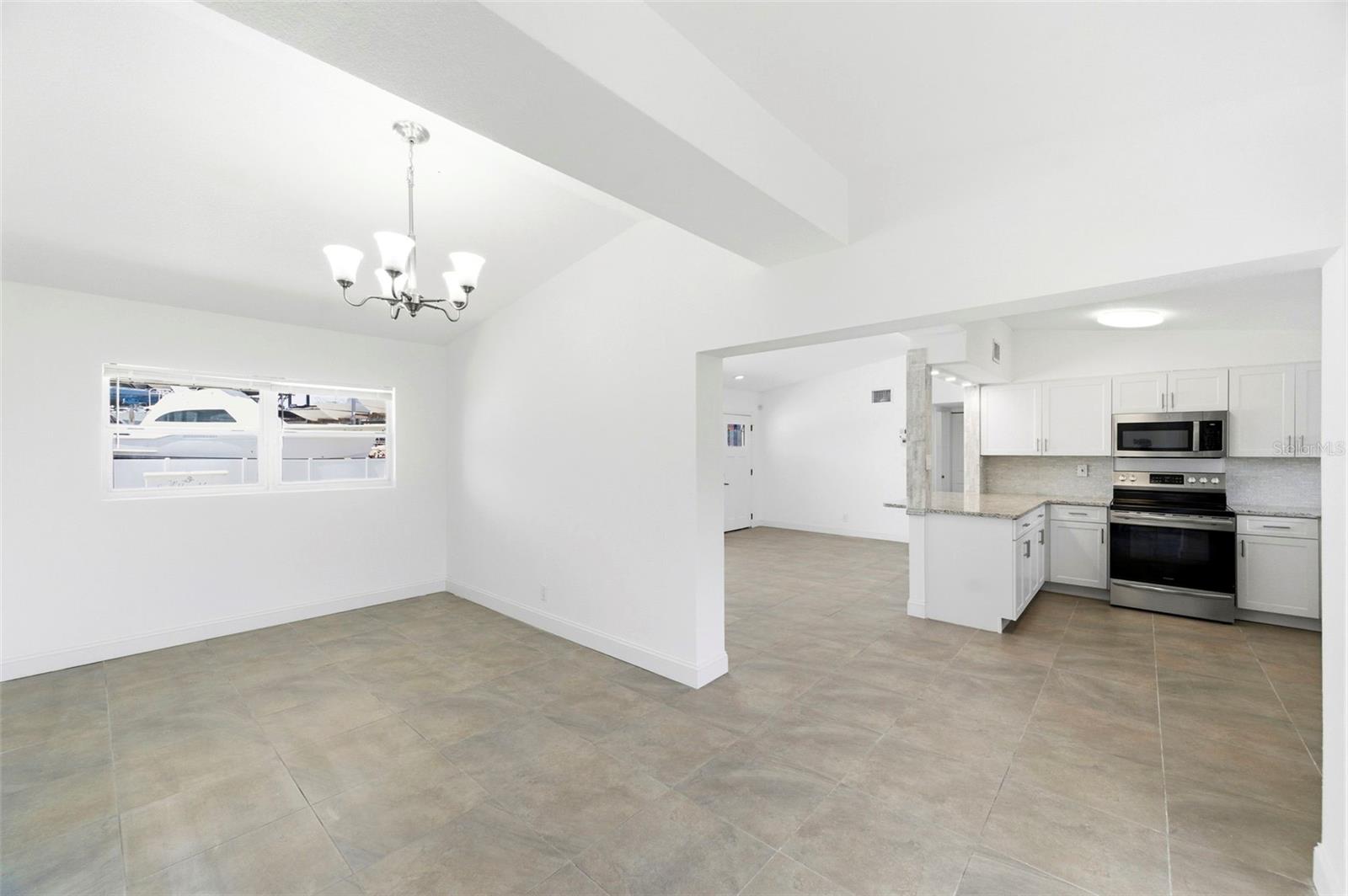 3325 W SHELL POINT RD, RUSKIN, FL, 33570