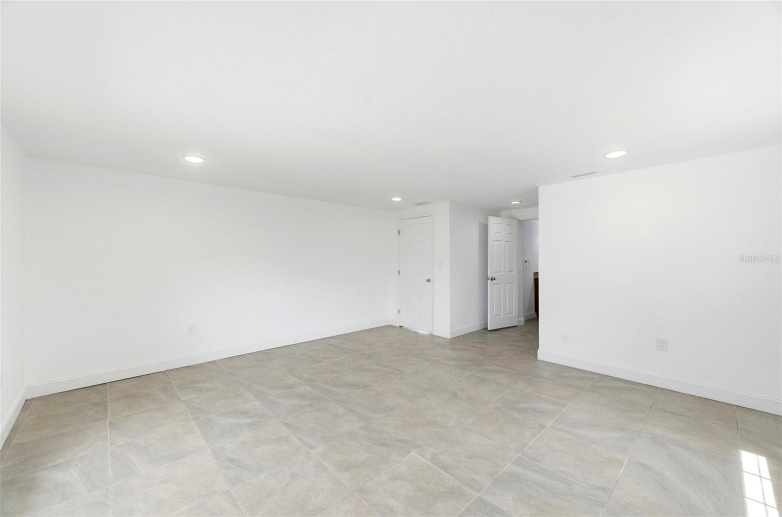3325 W SHELL POINT RD, RUSKIN, FL, 33570