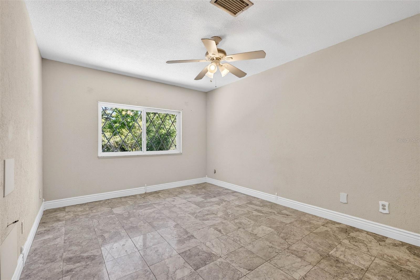 305 BANNOCKBURN AVE, TEMPLE TERRACE, FL, 33617