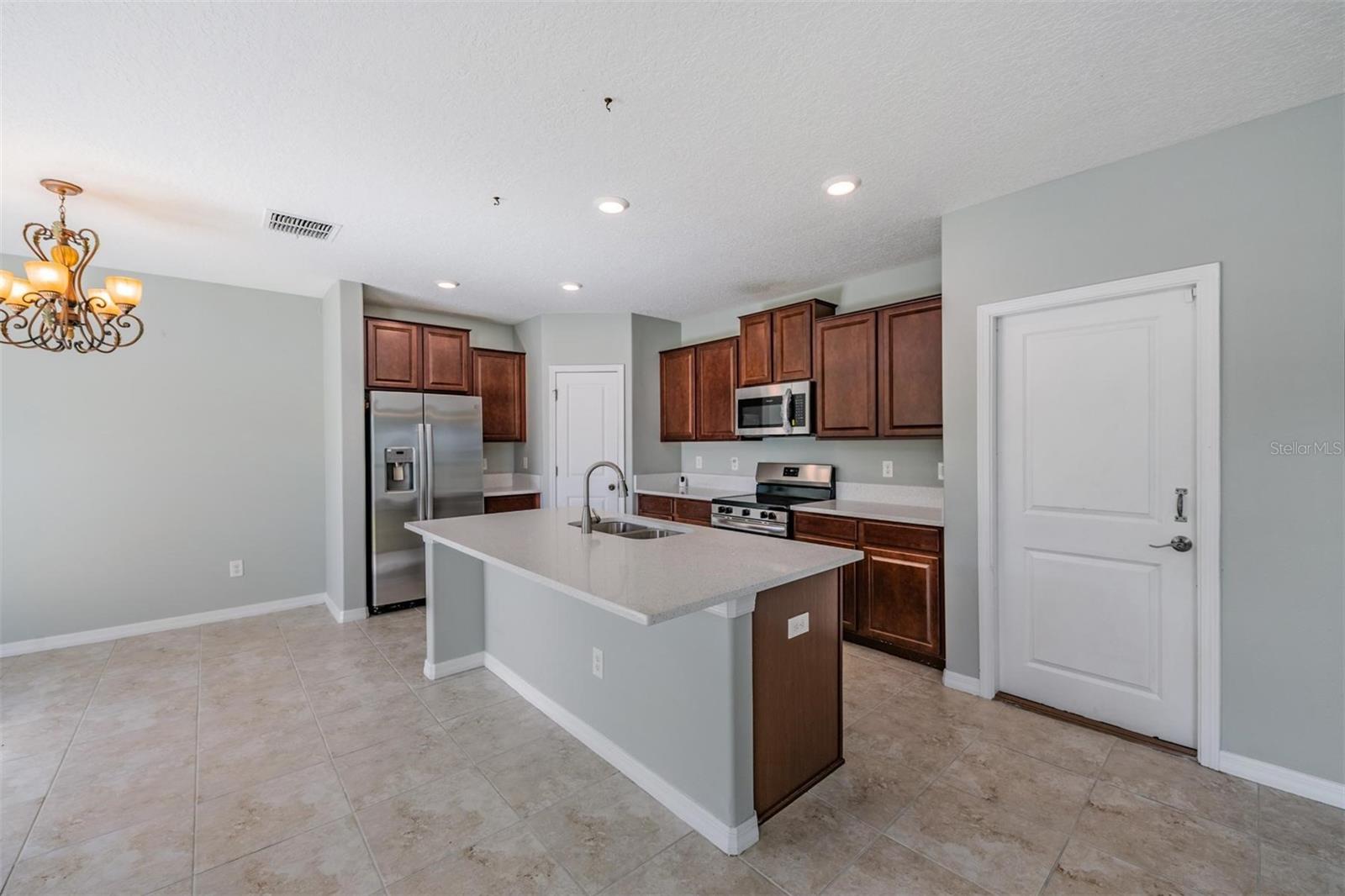 253 CASCADE BEND DR, RUSKIN, FL, 33570