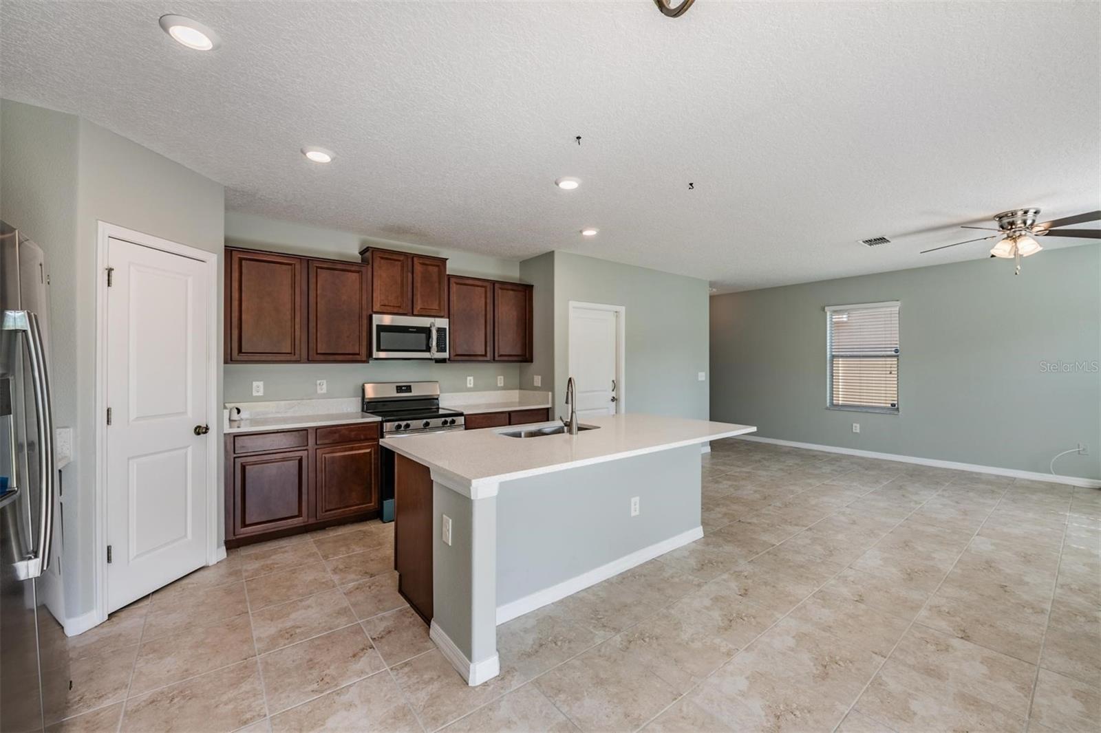 253 CASCADE BEND DR, RUSKIN, FL, 33570
