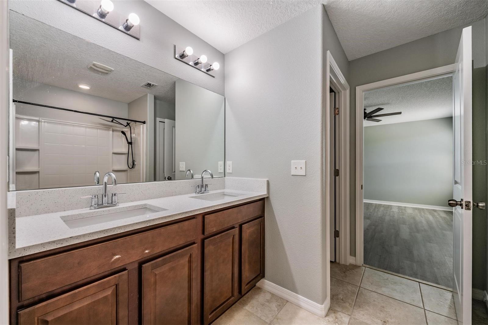253 CASCADE BEND DR, RUSKIN, FL, 33570