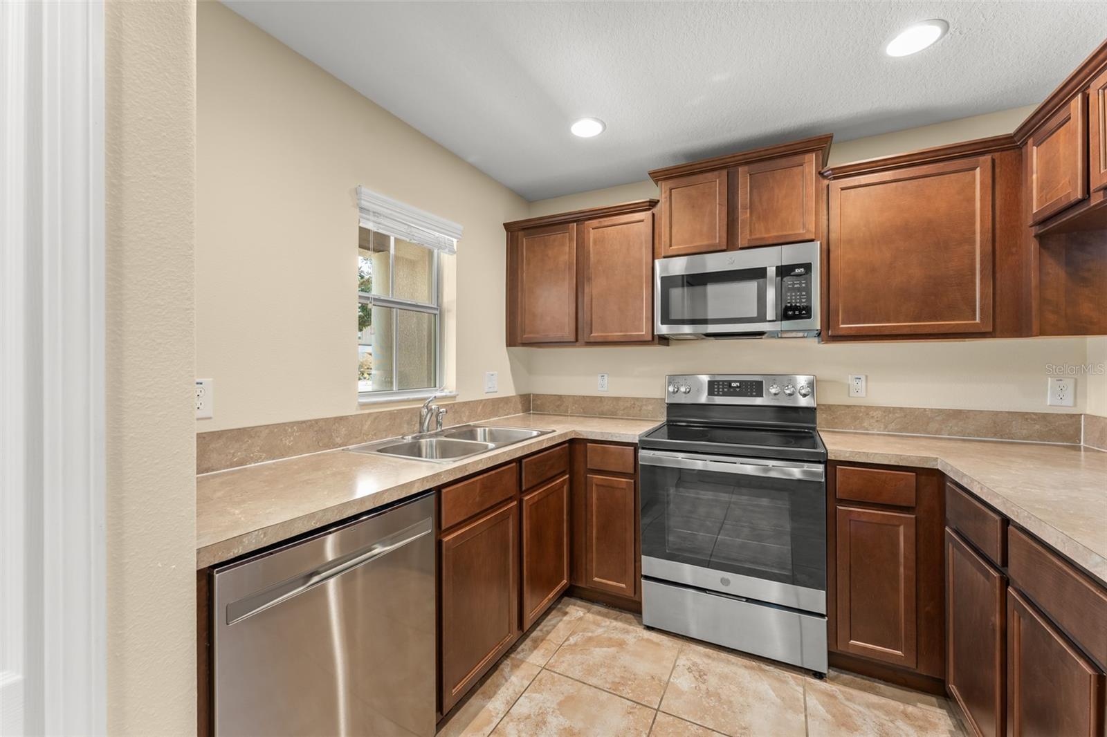 348 CARINA CIR, SANFORD, FL, 32773