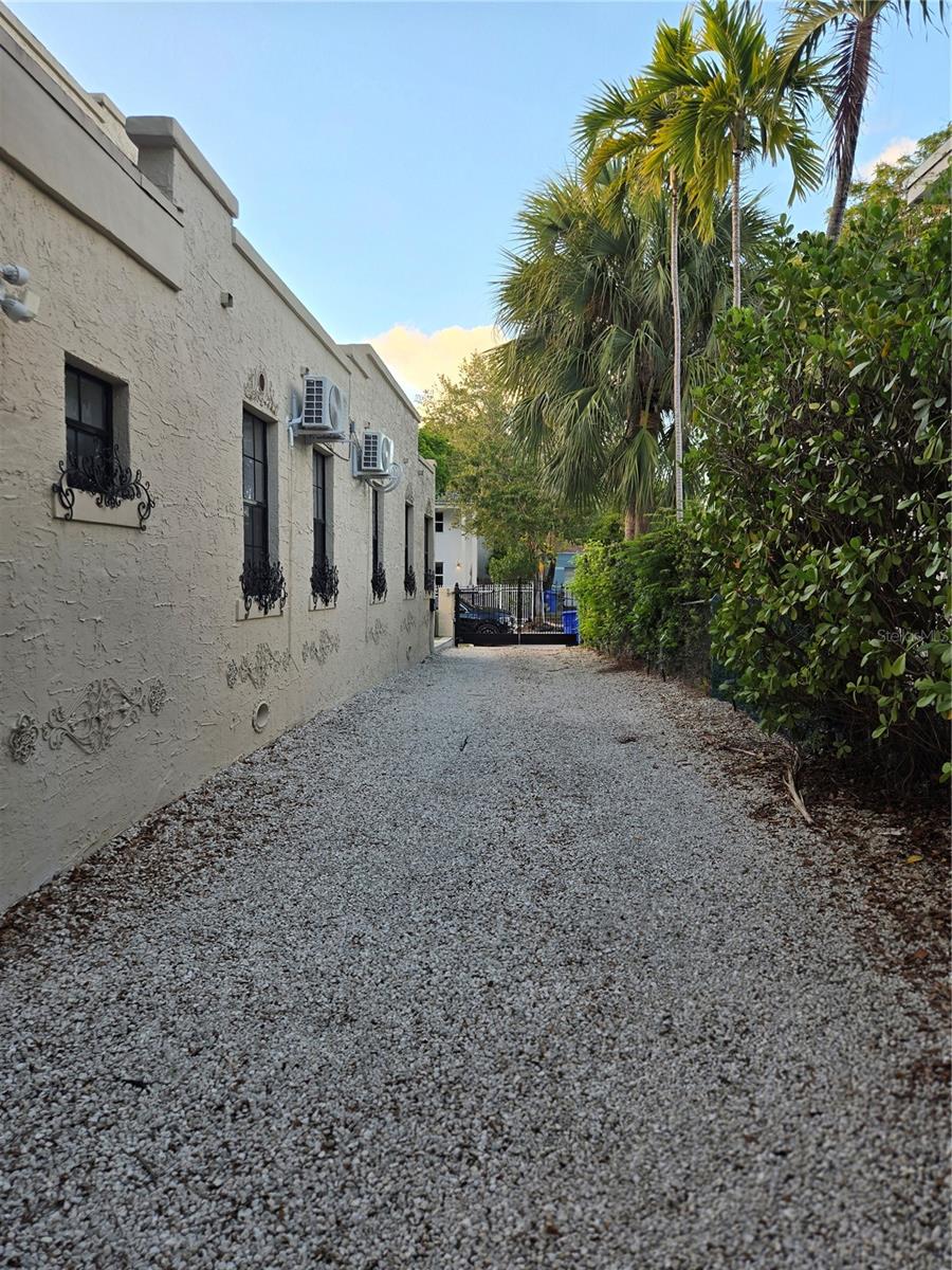 12 NE 50TH ST, MIAMI, FL, 33137
