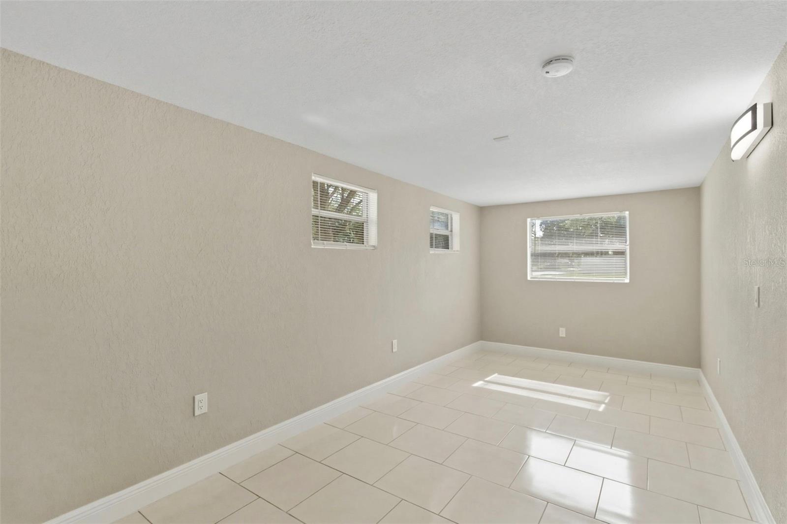 10220 N 23RD ST, TAMPA, FL, 33612