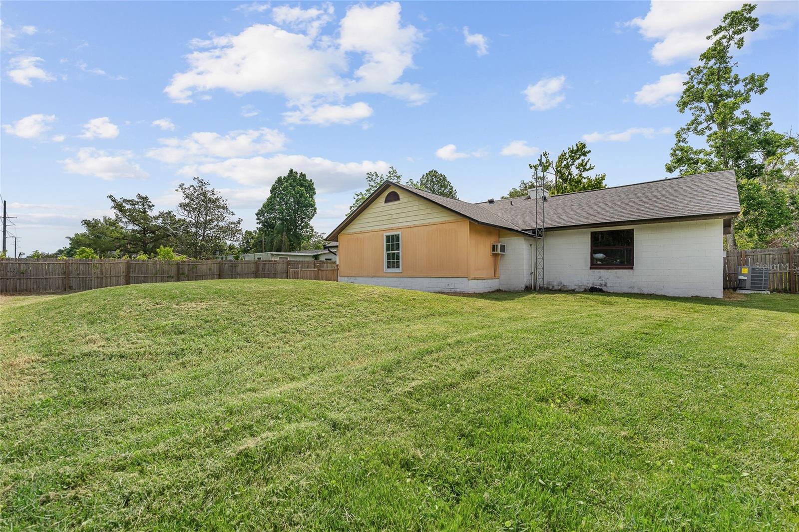 2040 E TRIANGLE DR, LONGWOOD, FL, 32779